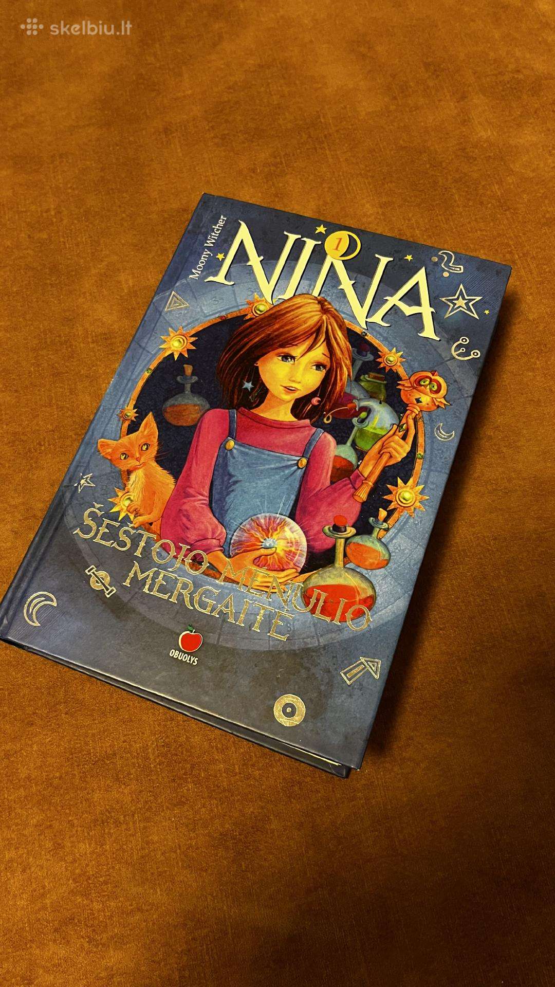 Knyga: Nina - šeštojo mėnulio mergaitė
