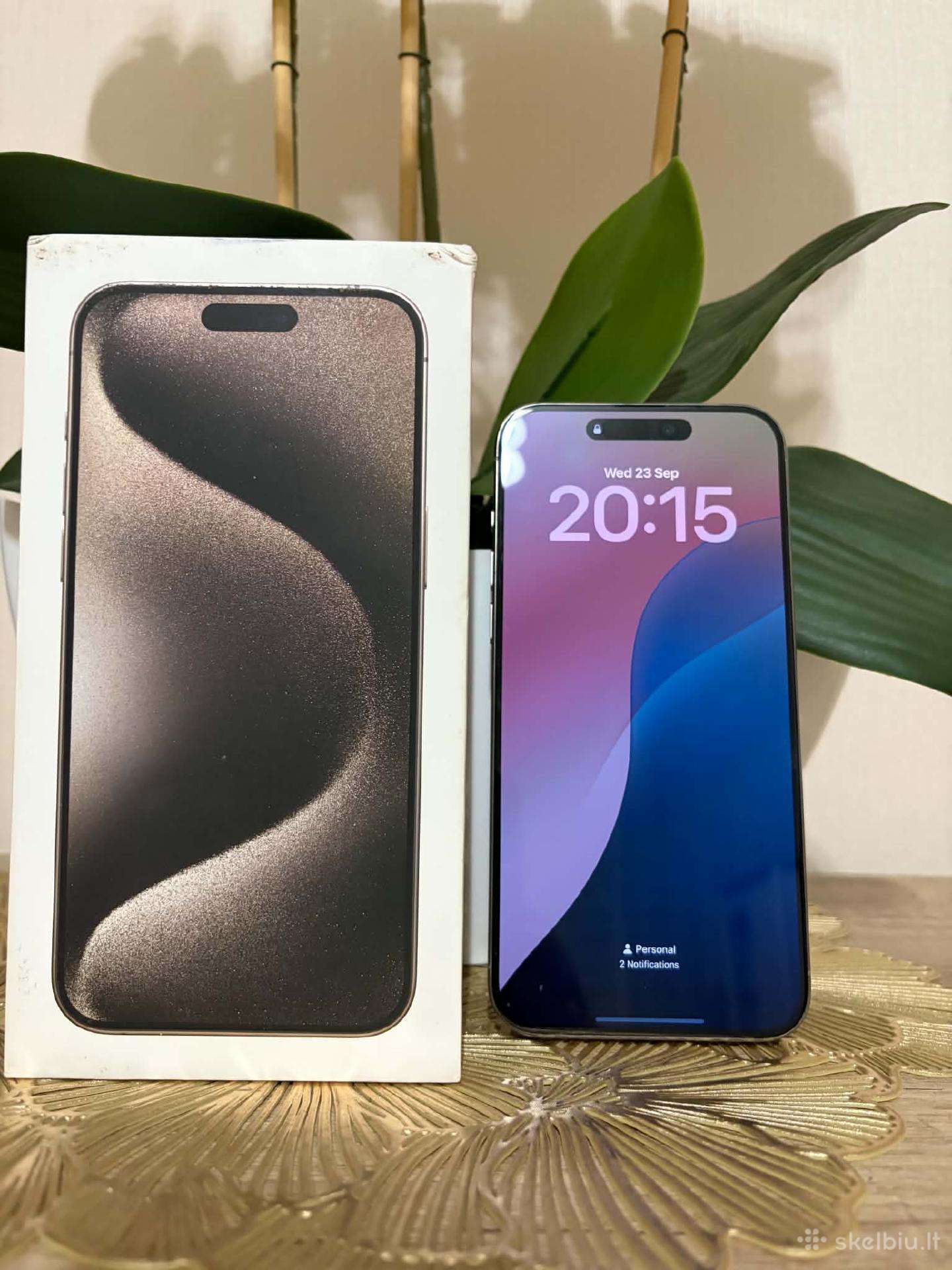 iPhone 15pro max natural titanium 256gb