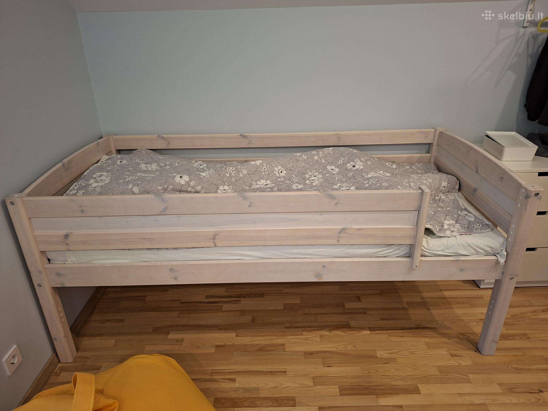 Medinė lova (be čiužinio), gera būklė
