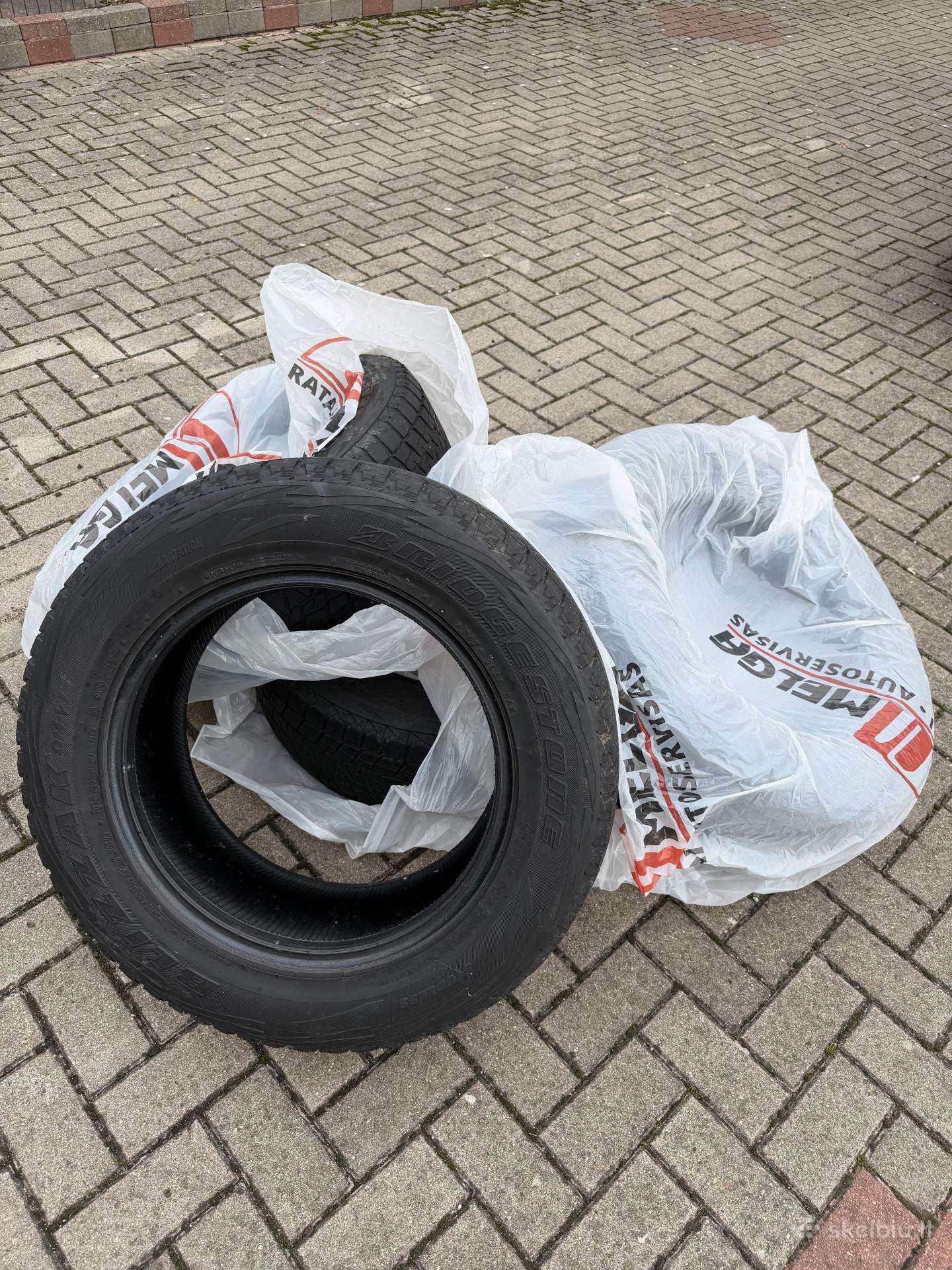 Padangos Bridgestone Blizzak 235/65 R17