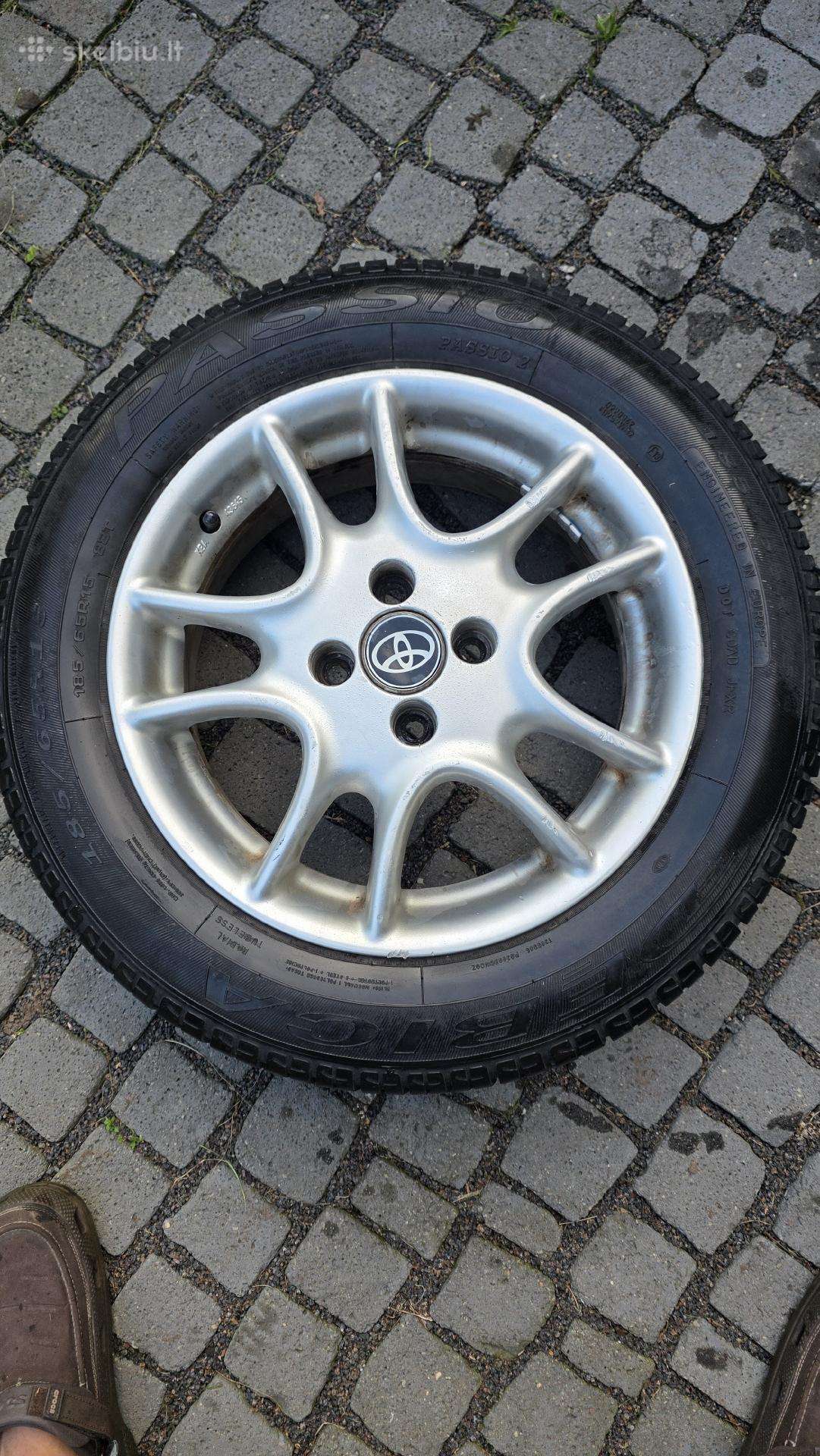 Toyota Yaris III 185/65/15 ratai