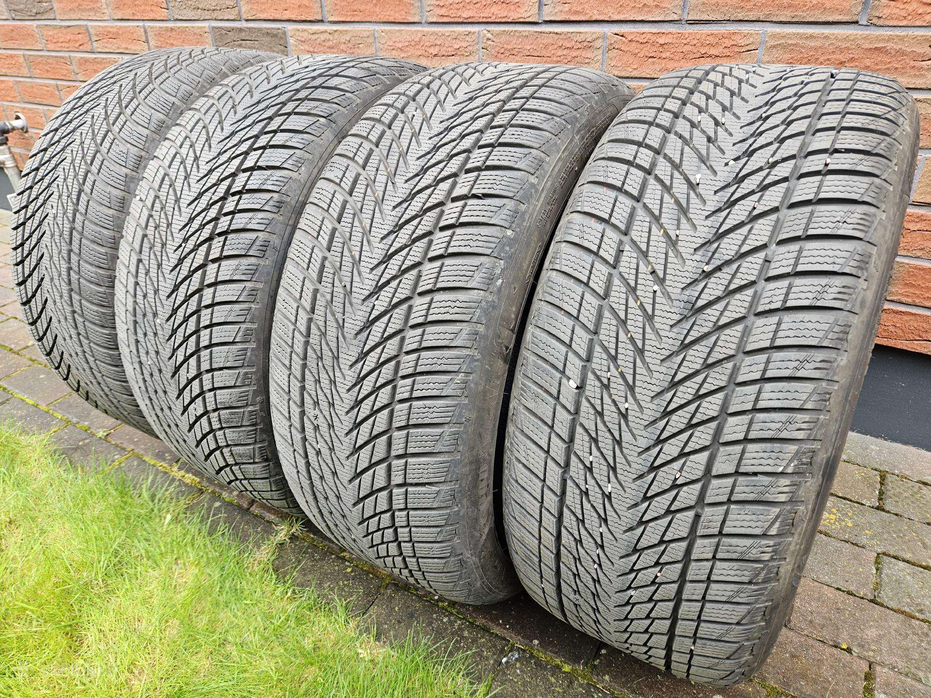 Žieminės padangos Good Year Ultragrip 245/40r19