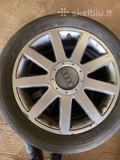 Automobilio ratlankiai su lengvojo lydinio ratlank