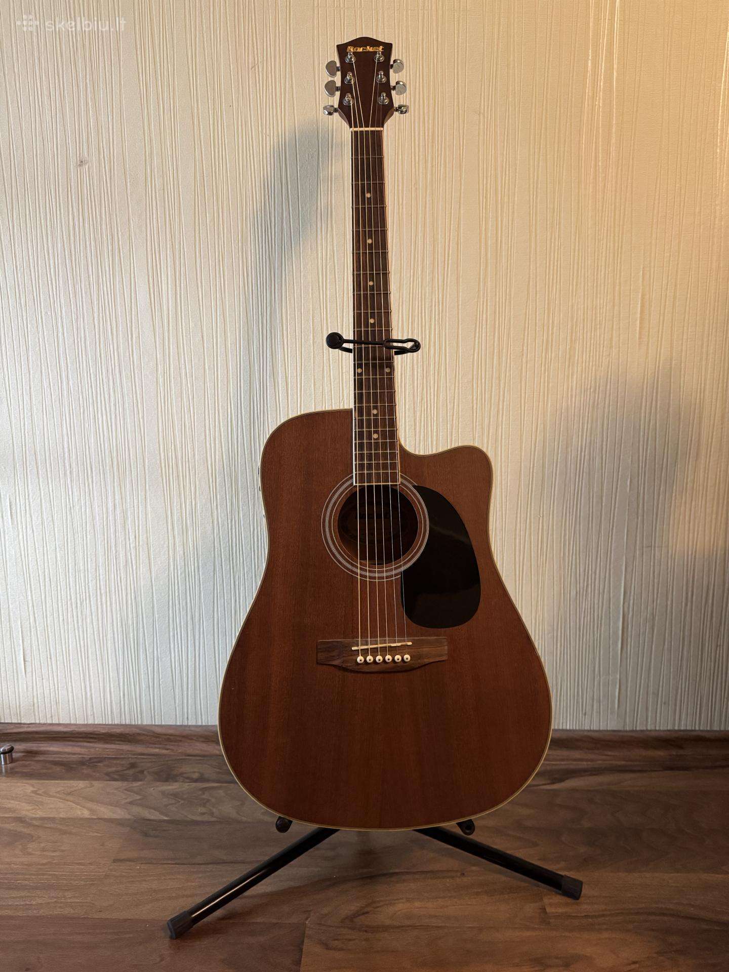 Gitara akustinė-elektrinė