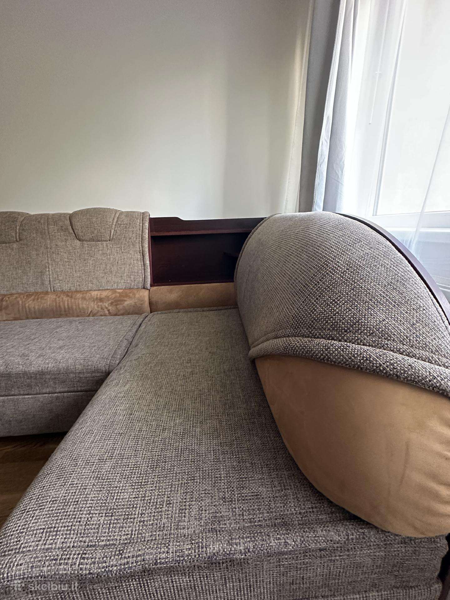 Kampinė sofa su miegojimo funkcija