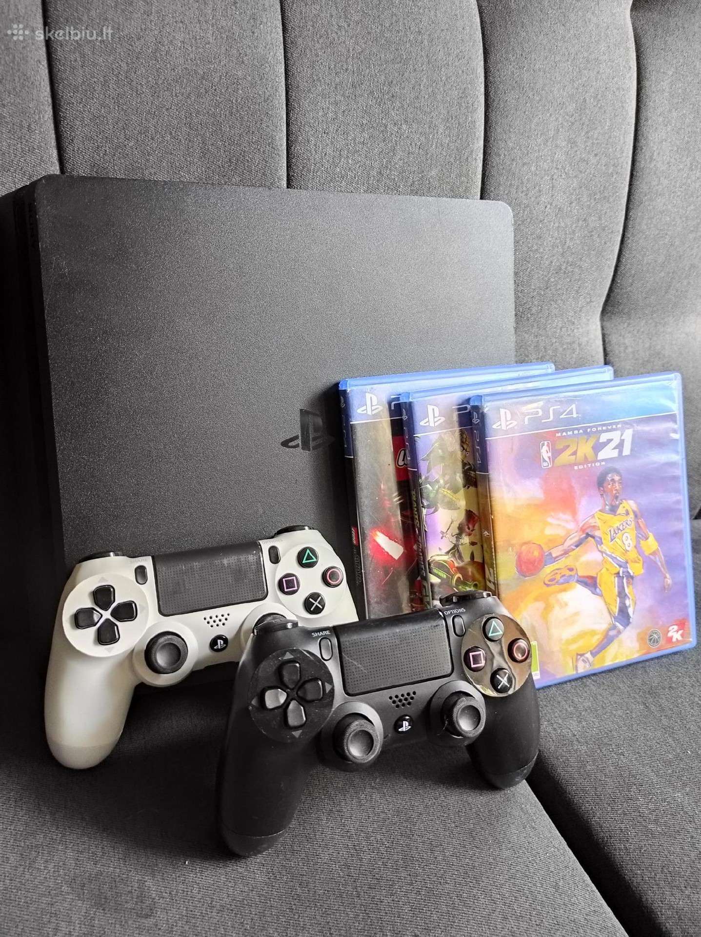 Ps4 Slim 1 TB + 11 žaidimų