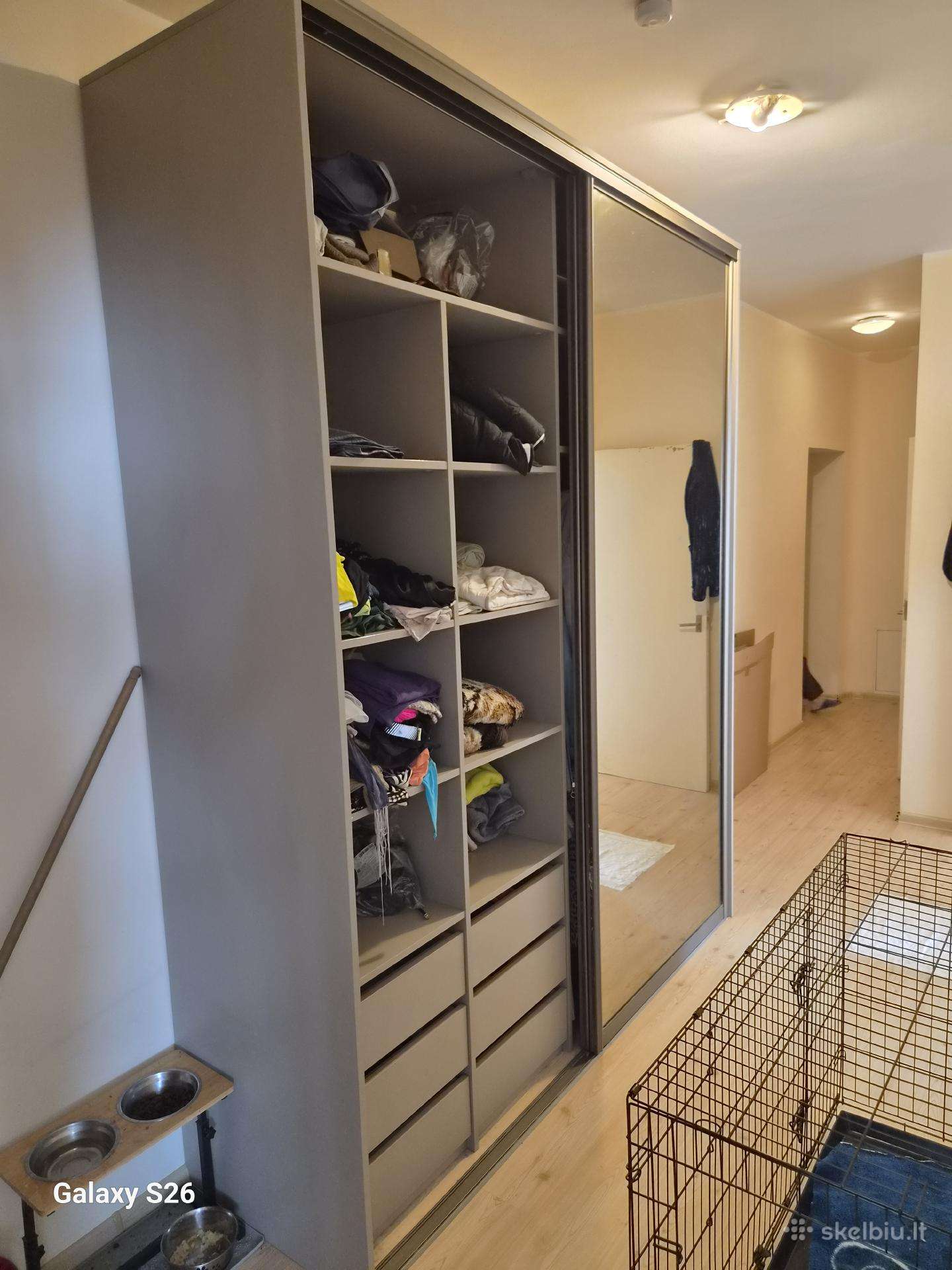 Parduodama imantuojama spinta, gera būklė, 600 e