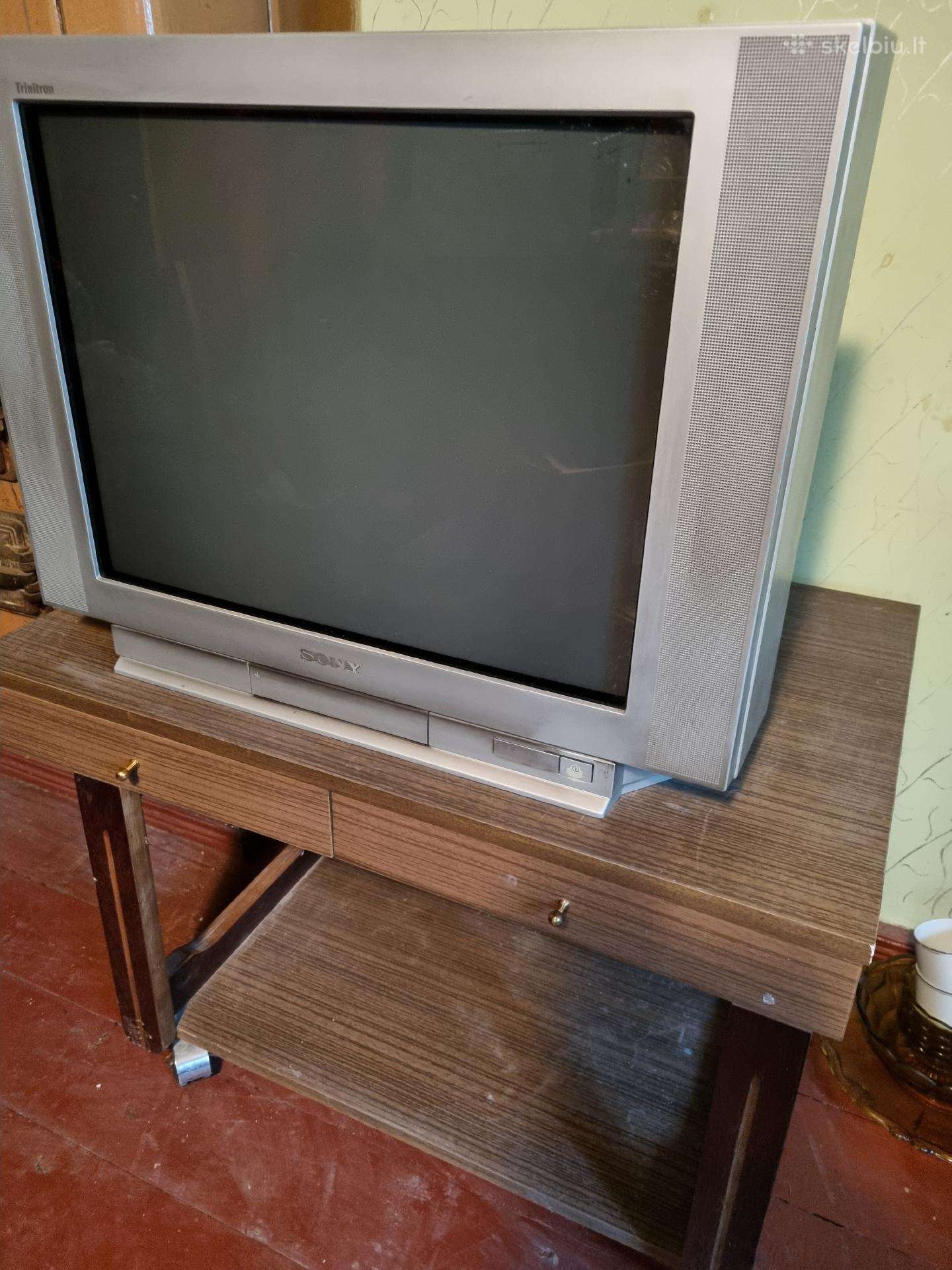 Dovanoju TV staliuką