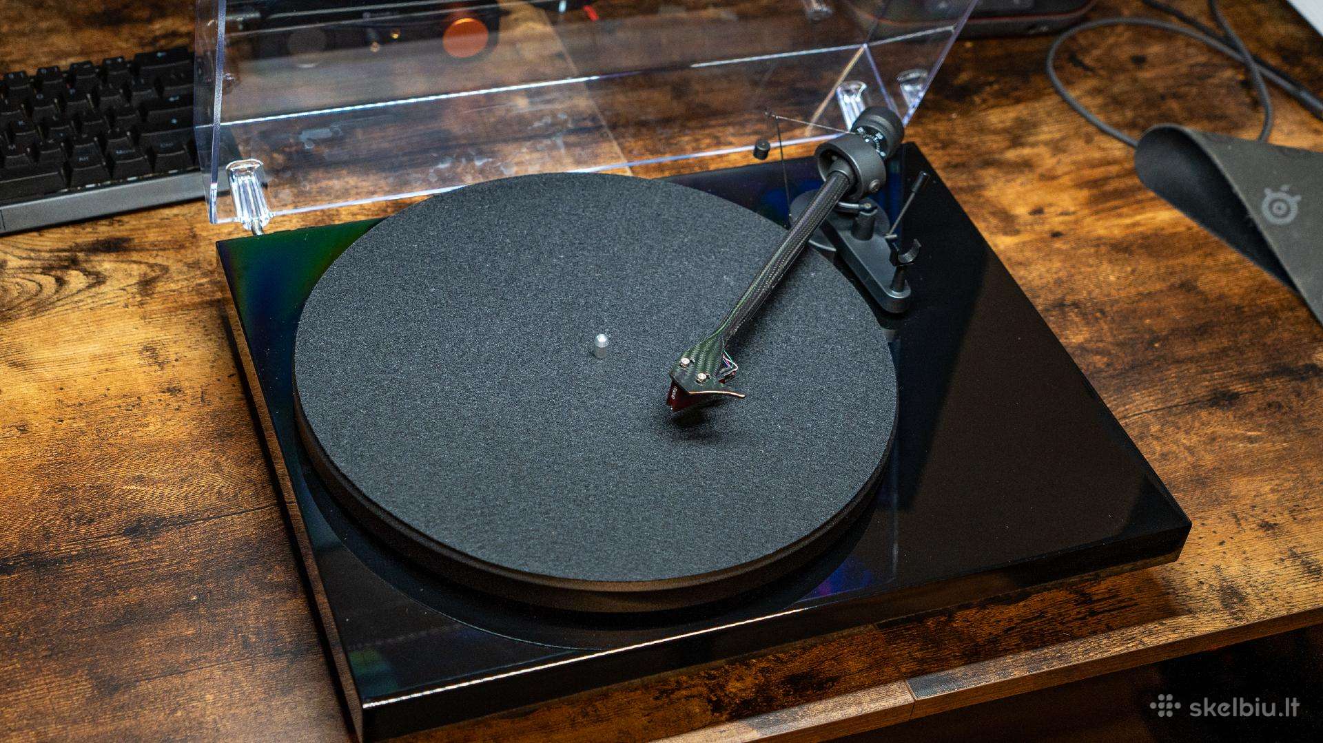 Pro-ject debut carbon EVO (Ortofon 2m red)