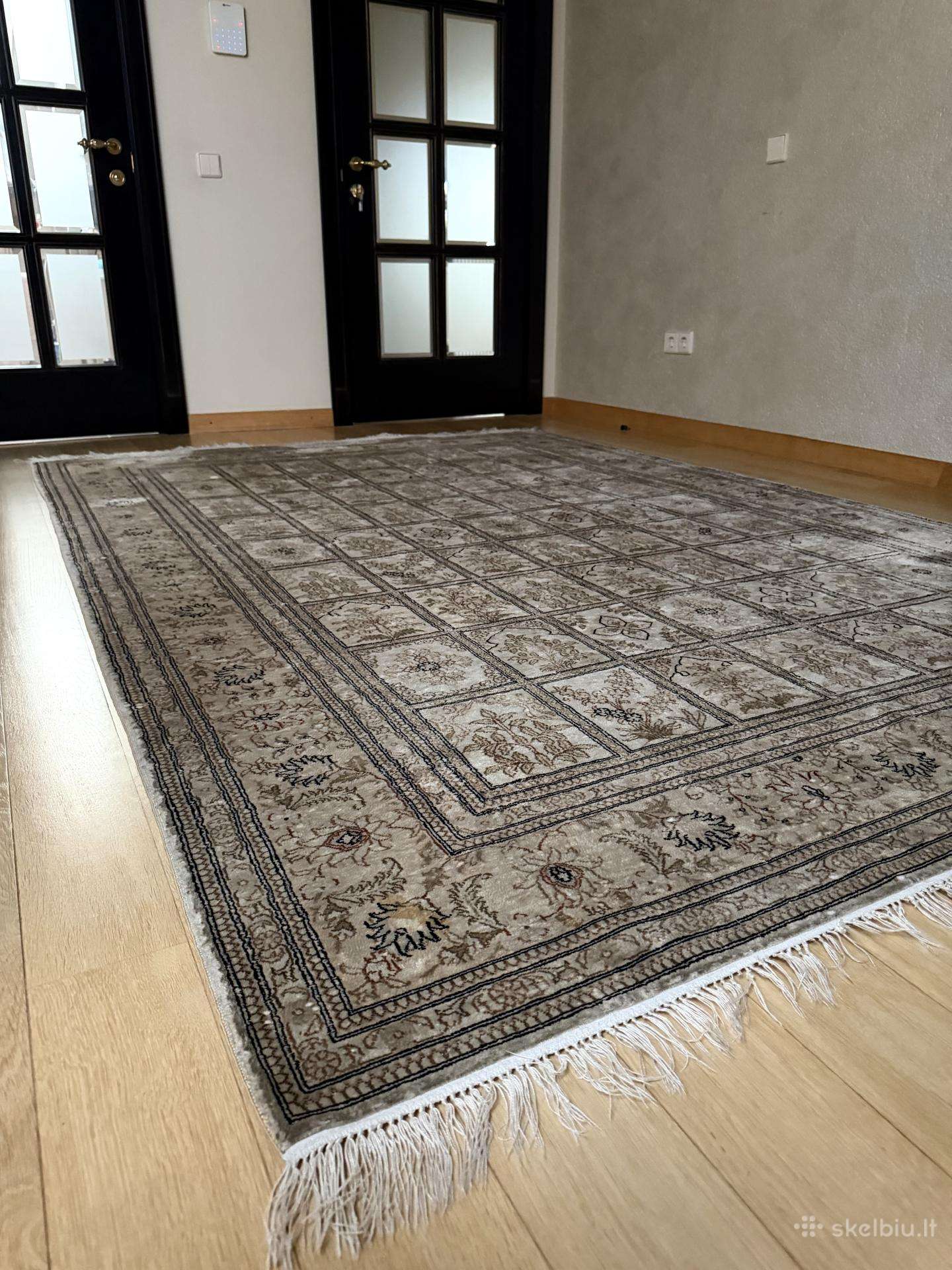 Didelis šilkinis kilimas 2.76x1.85