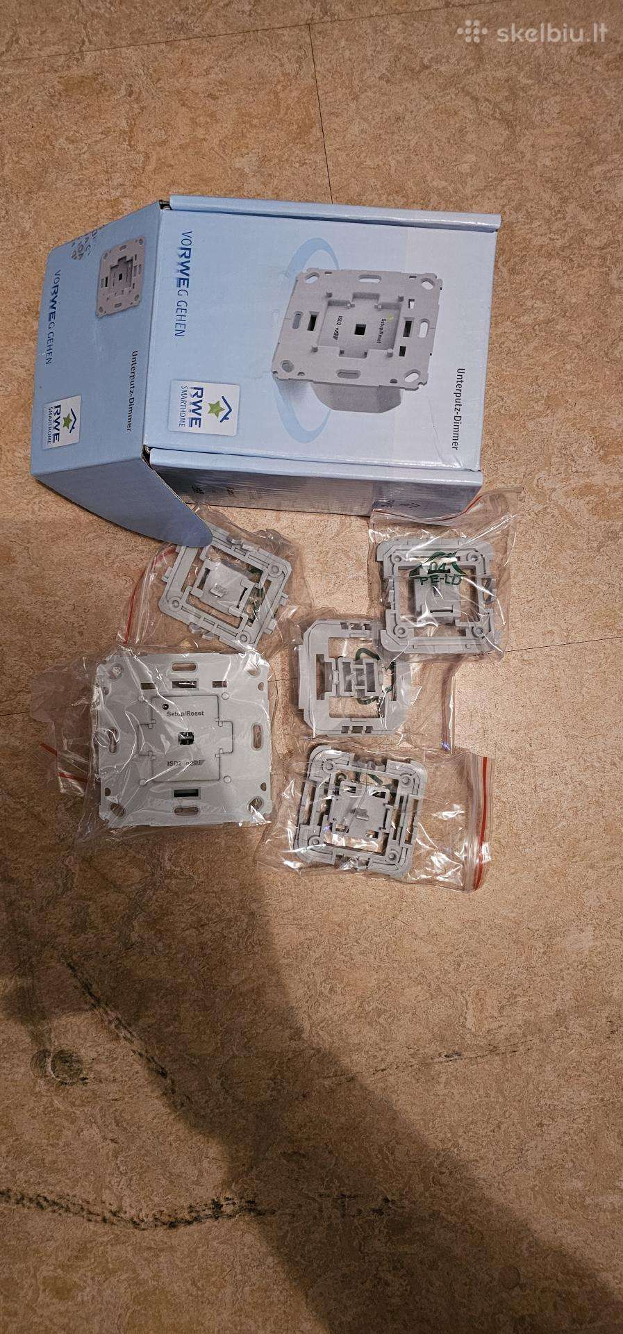 Rwe potinkinis šviesos reguliatorius dimeris