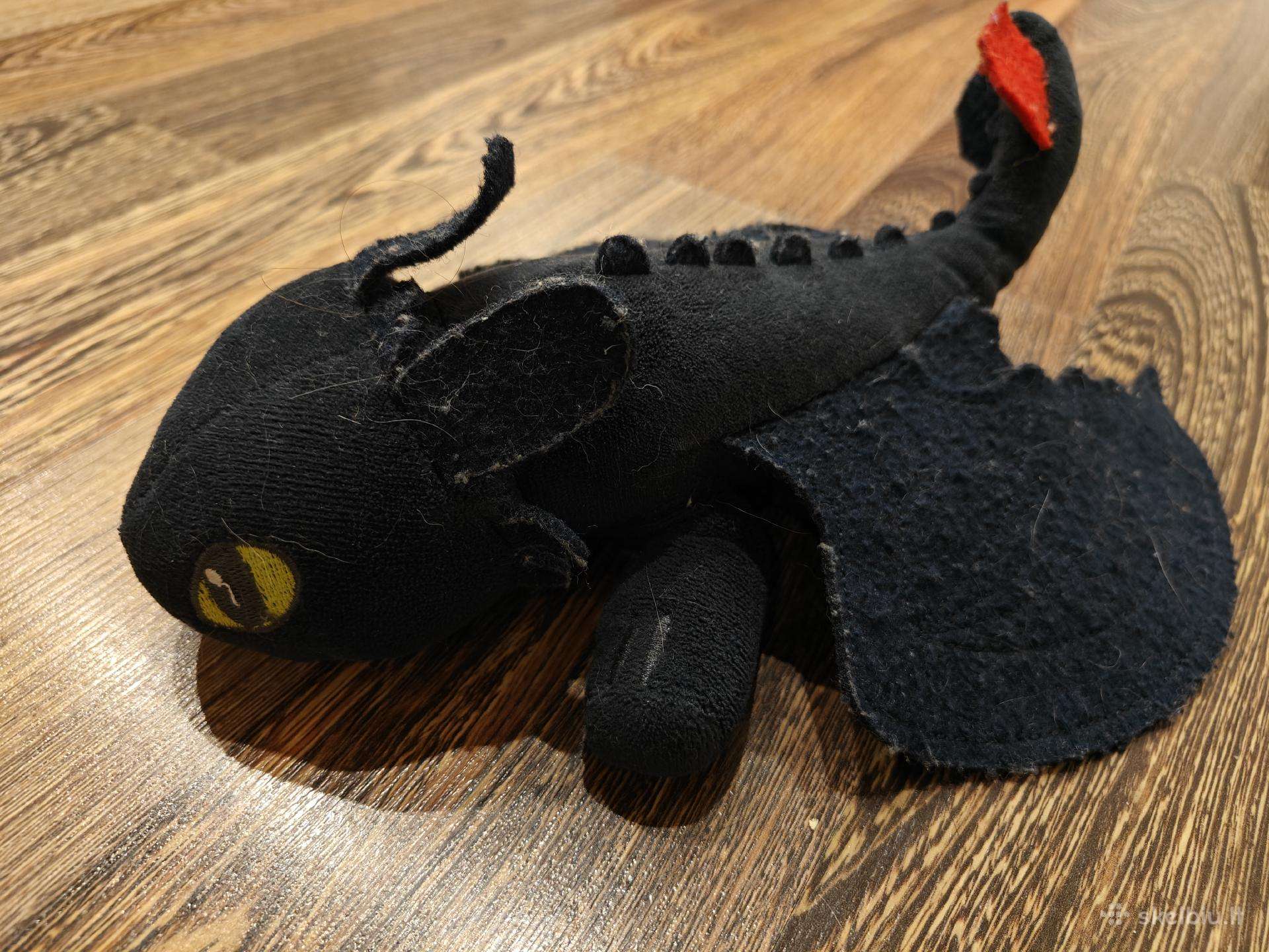 Pliušinis juodas drakonas „Bedantis" (Toothless)