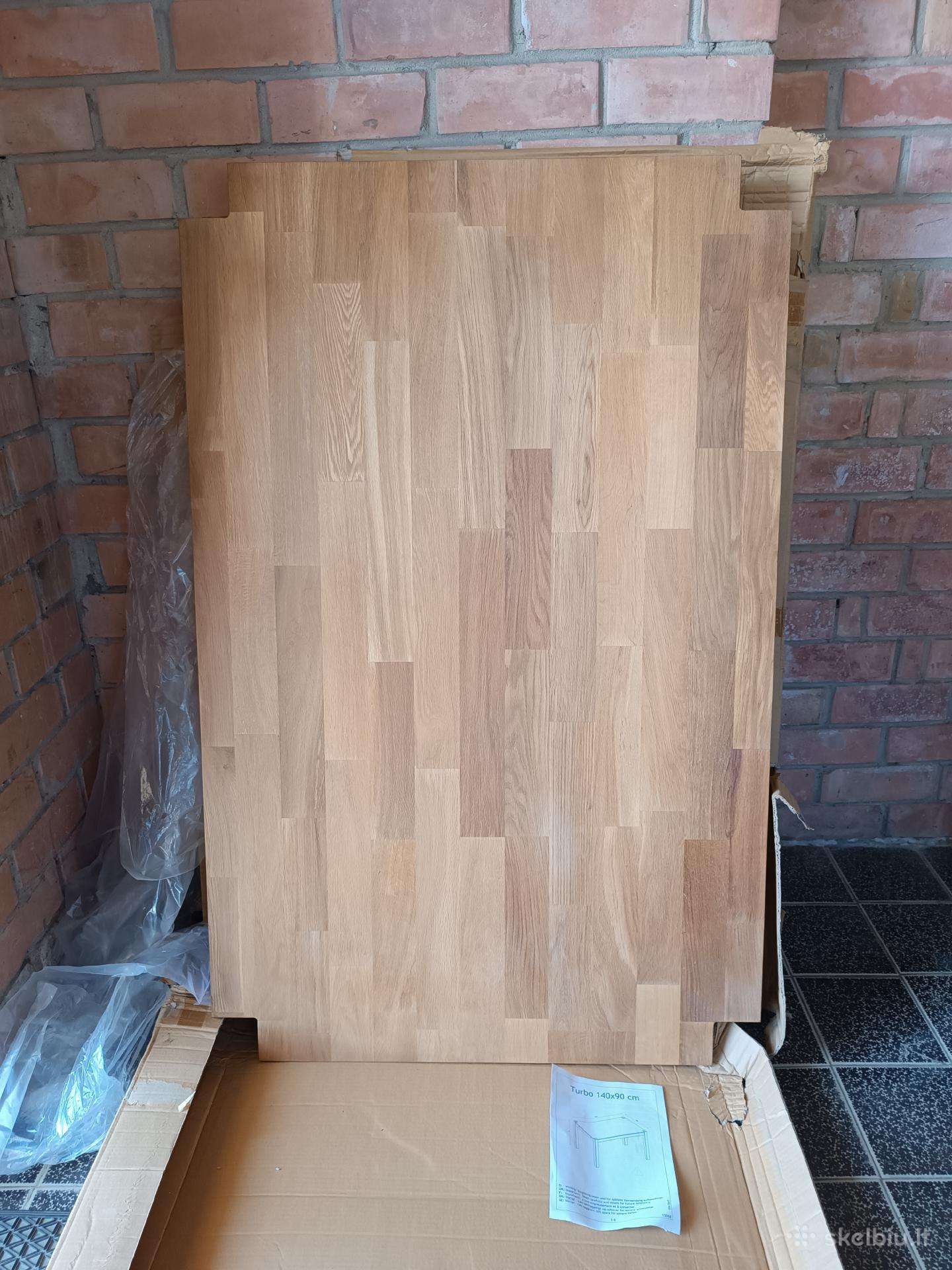 Naujas ąžuolinis stalviršis 140 x 90 cm