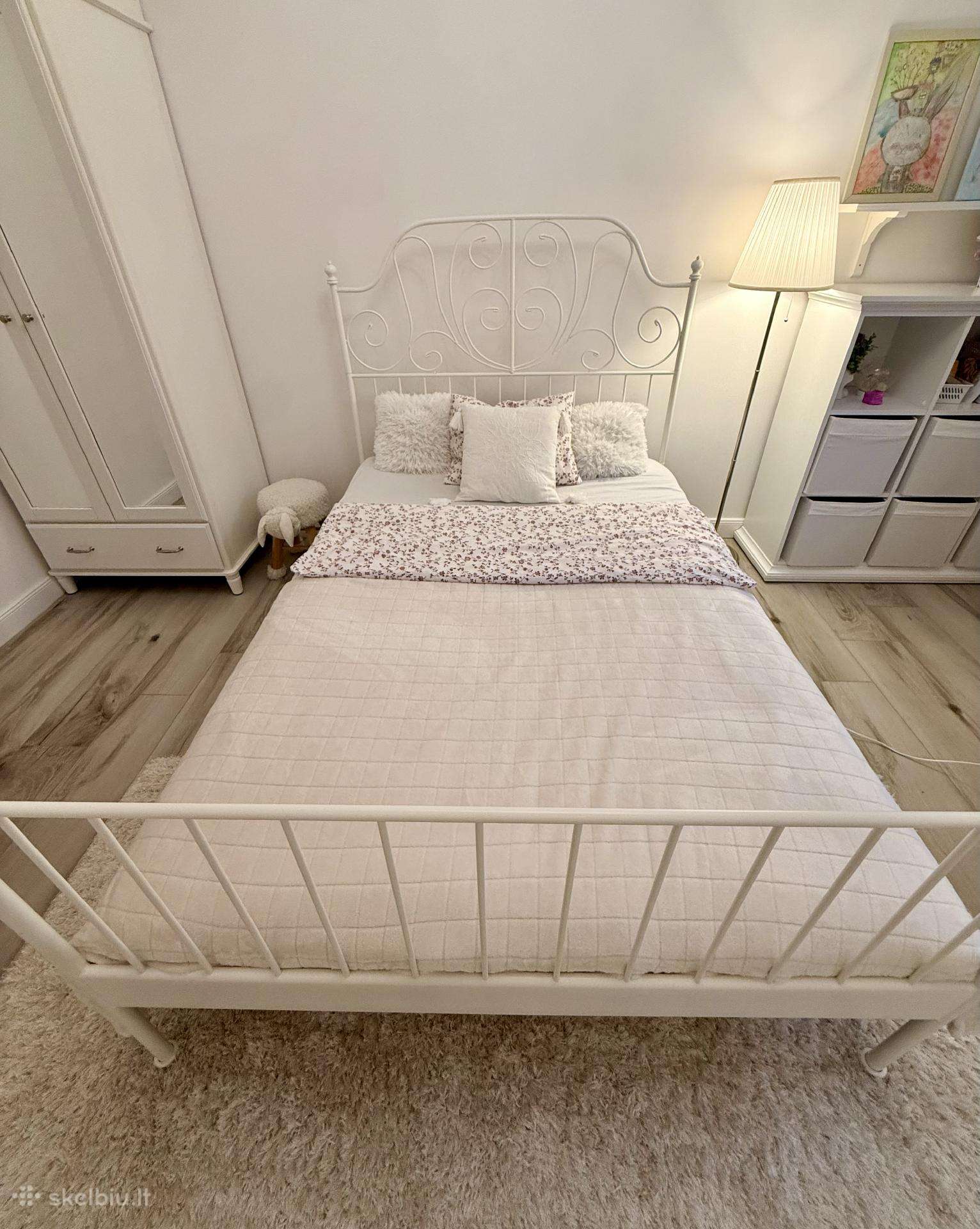 Lova su nauju čiužiniu iš Lonas