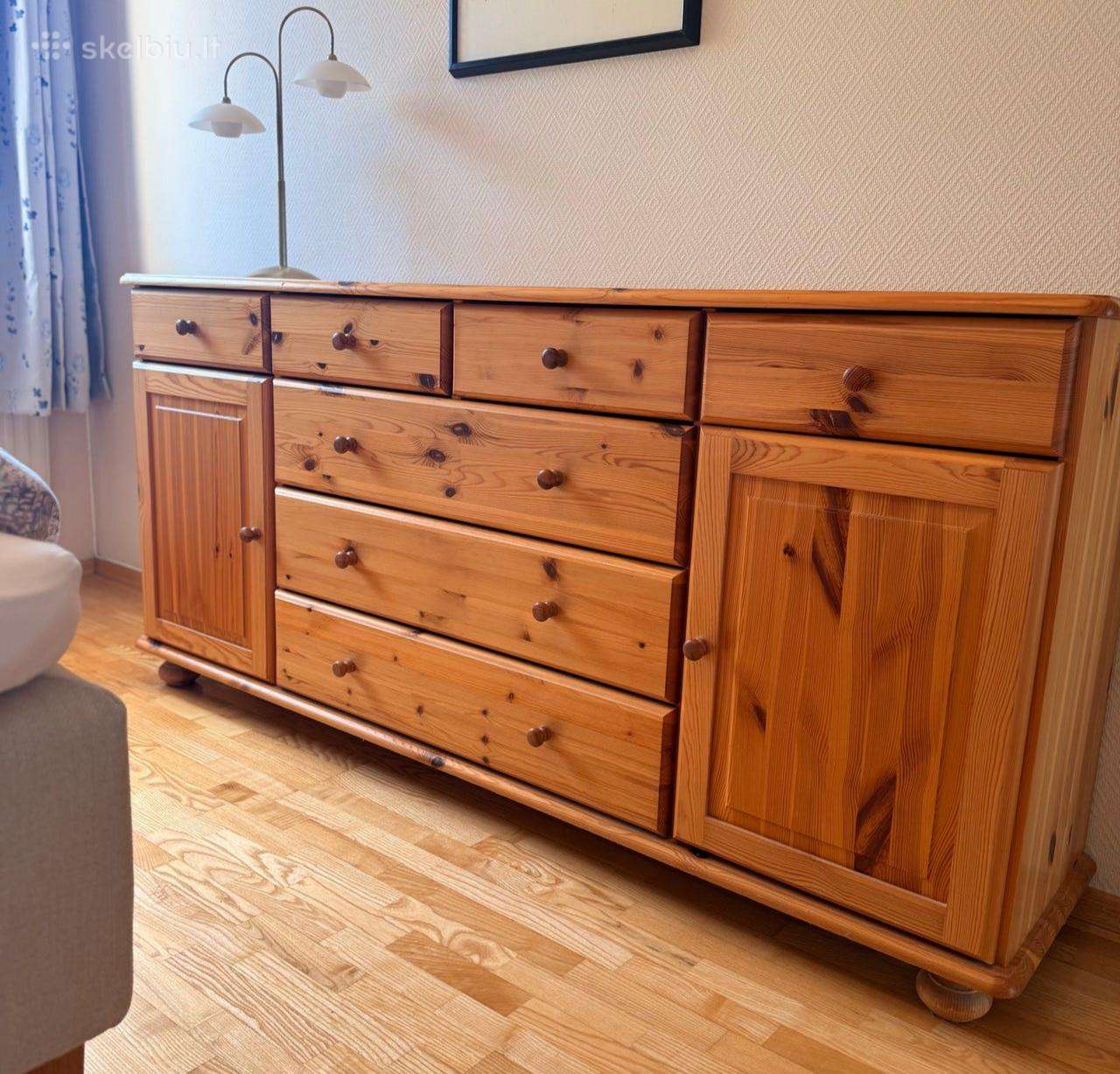 Medinė komoda