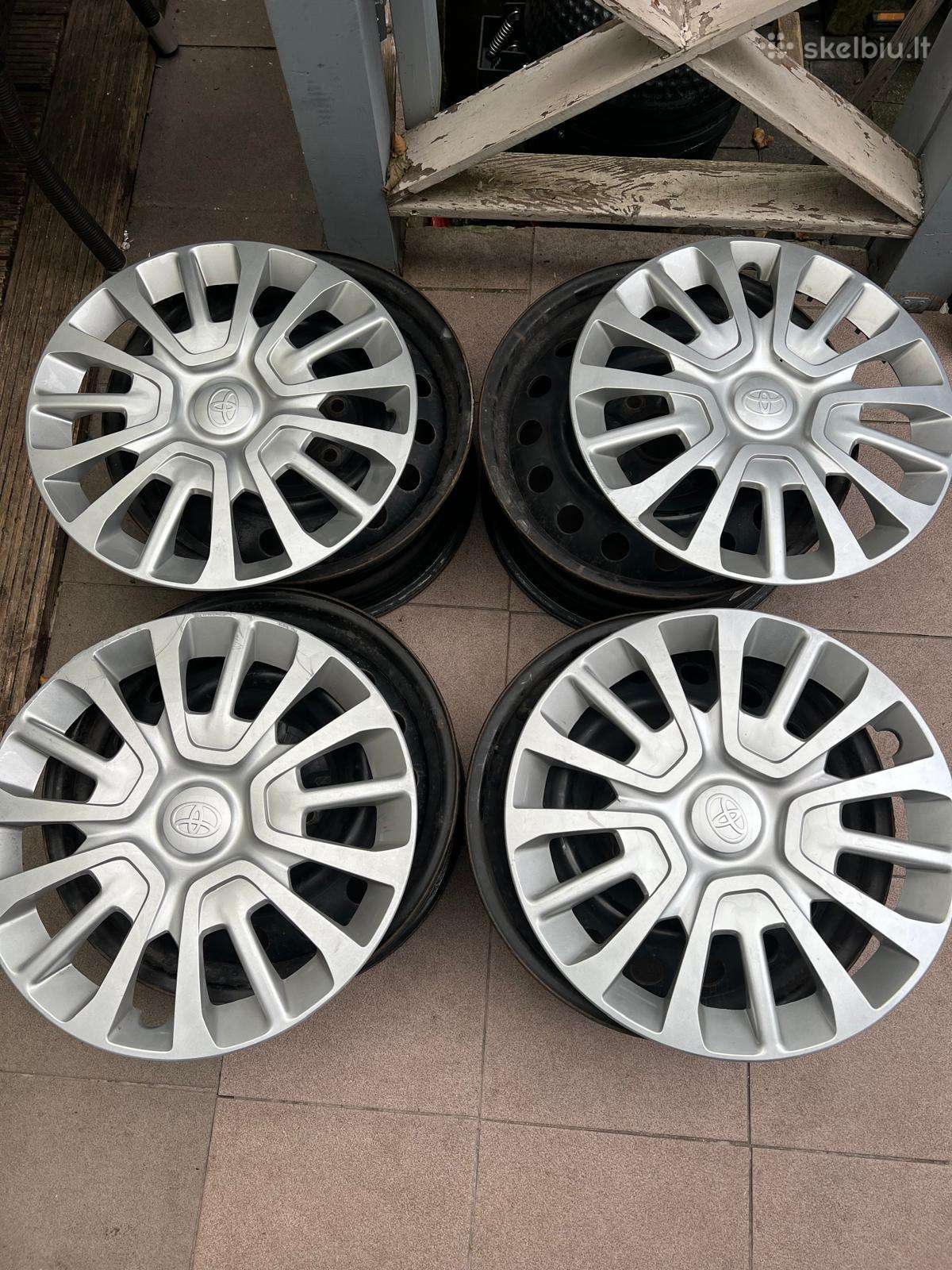 Originalūs Toyota ratlankiai.