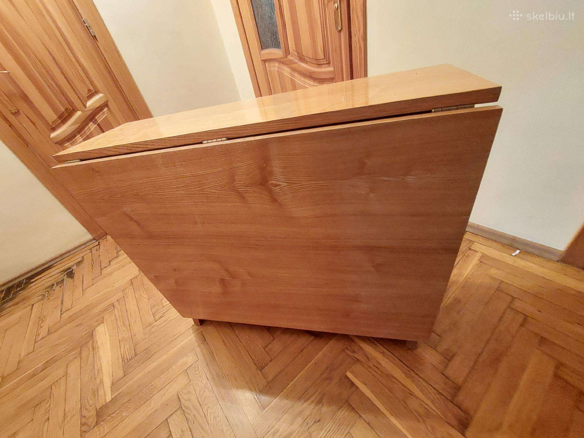 Stalas - knyga