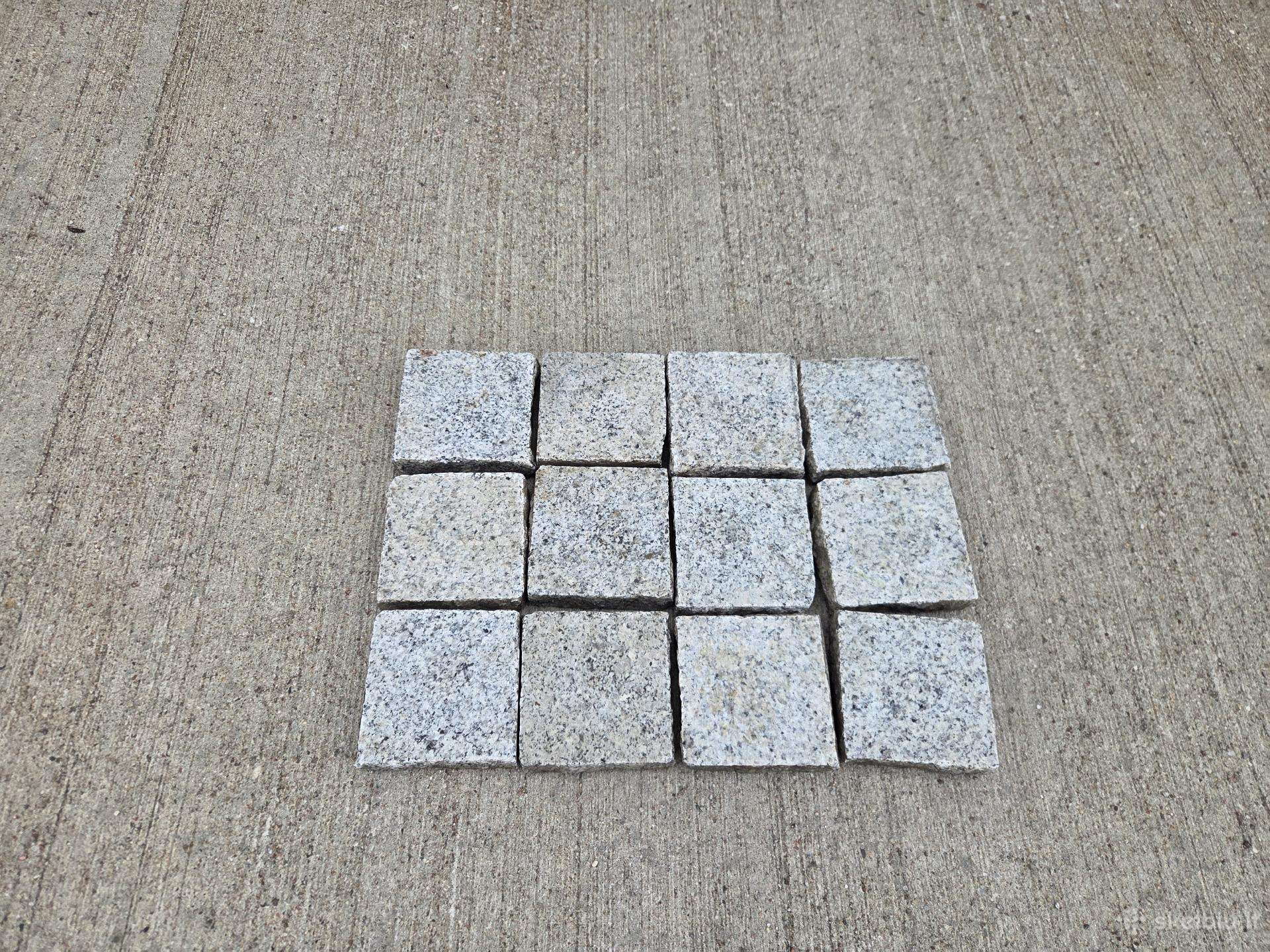Parduodamos naudotos granitinės plytelės
