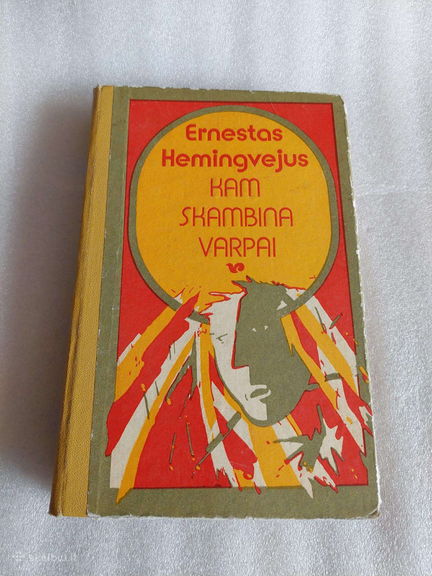 Kam skambina varpai