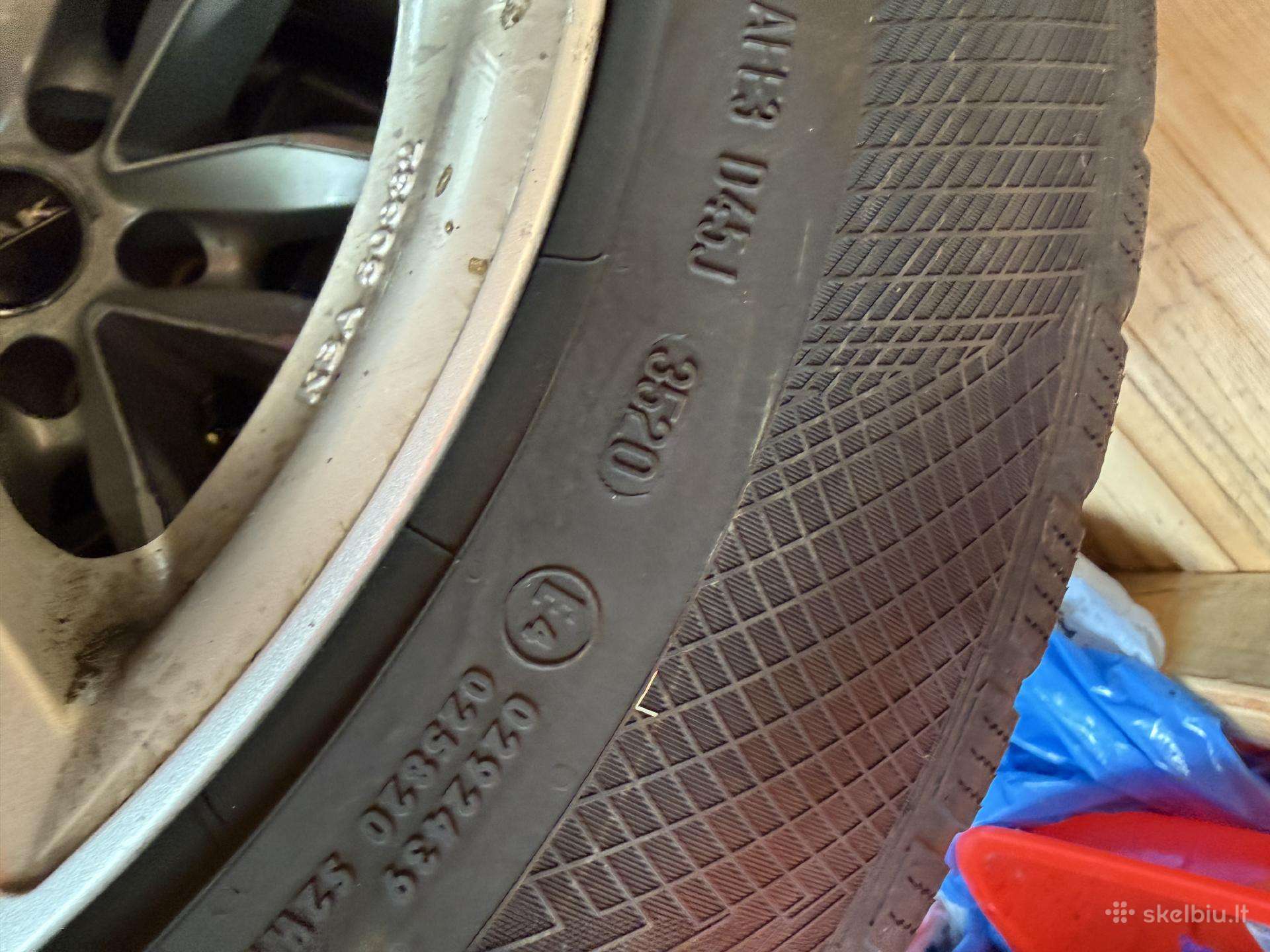Continental, зимние 215/65 R17