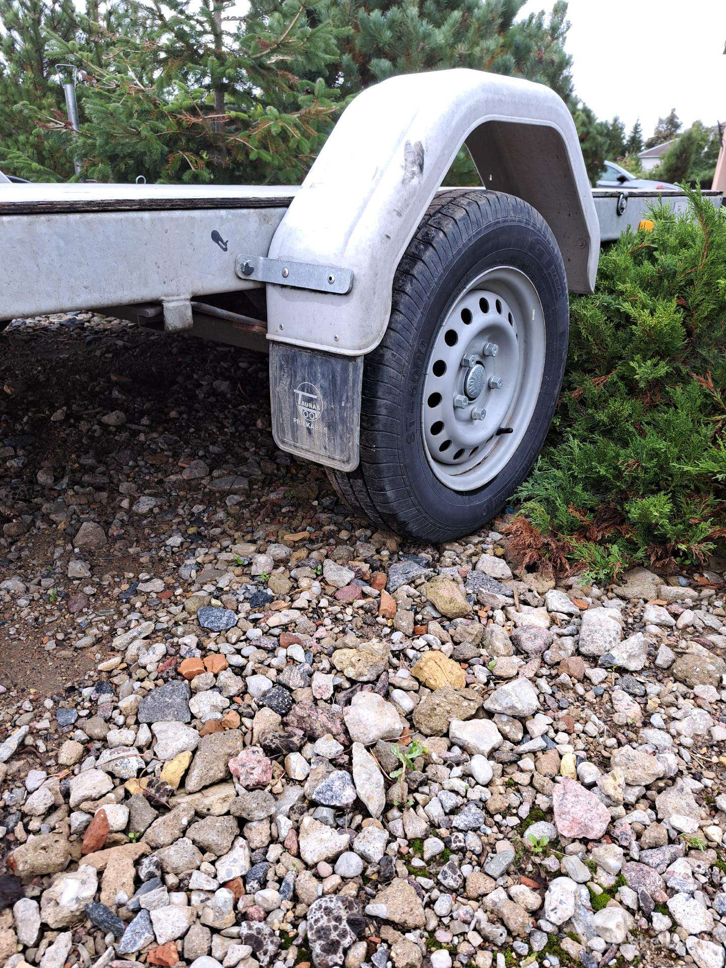 Tauras, passenger car trailers