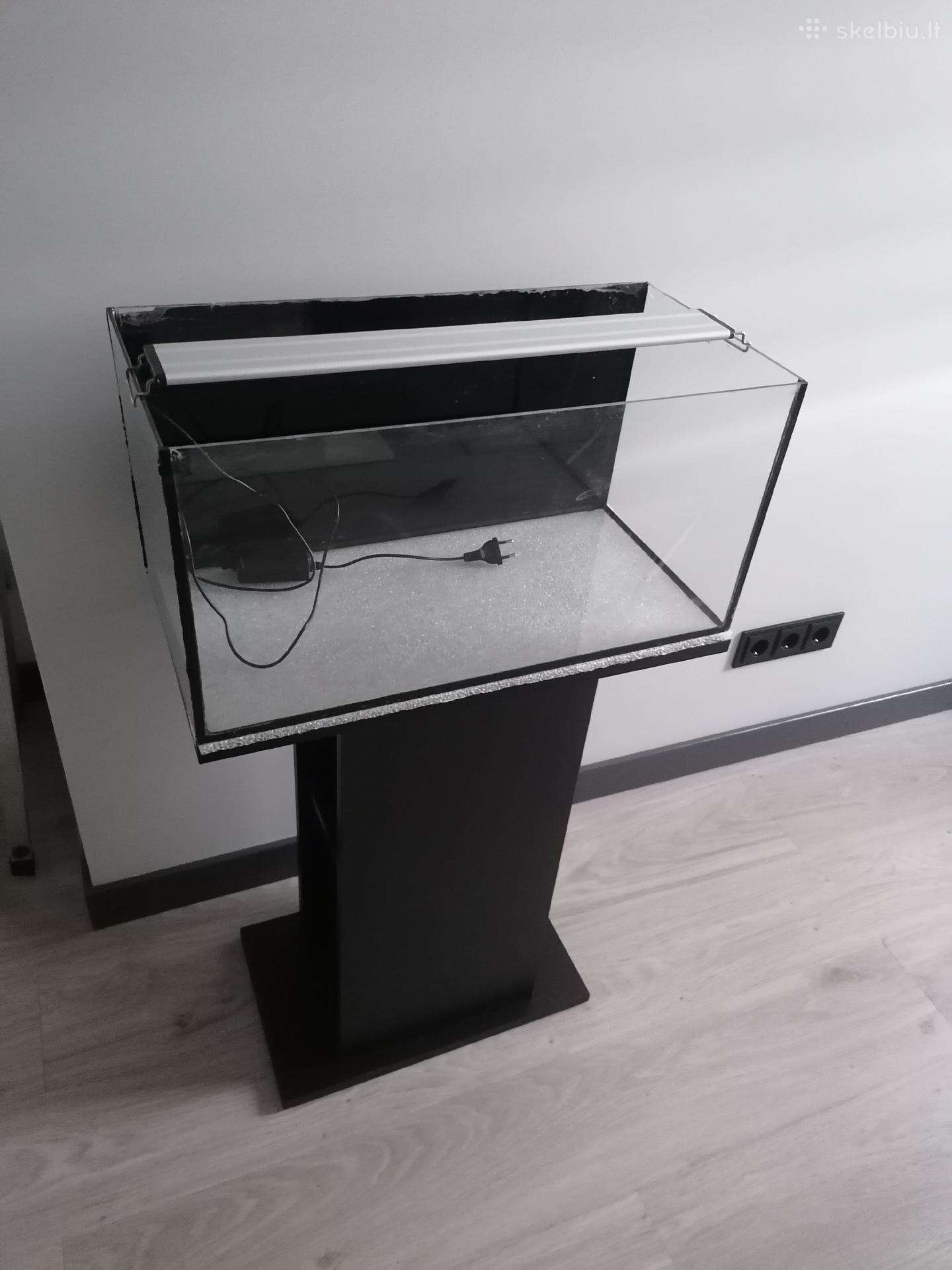 Parduodamas 54ltr akvariumas