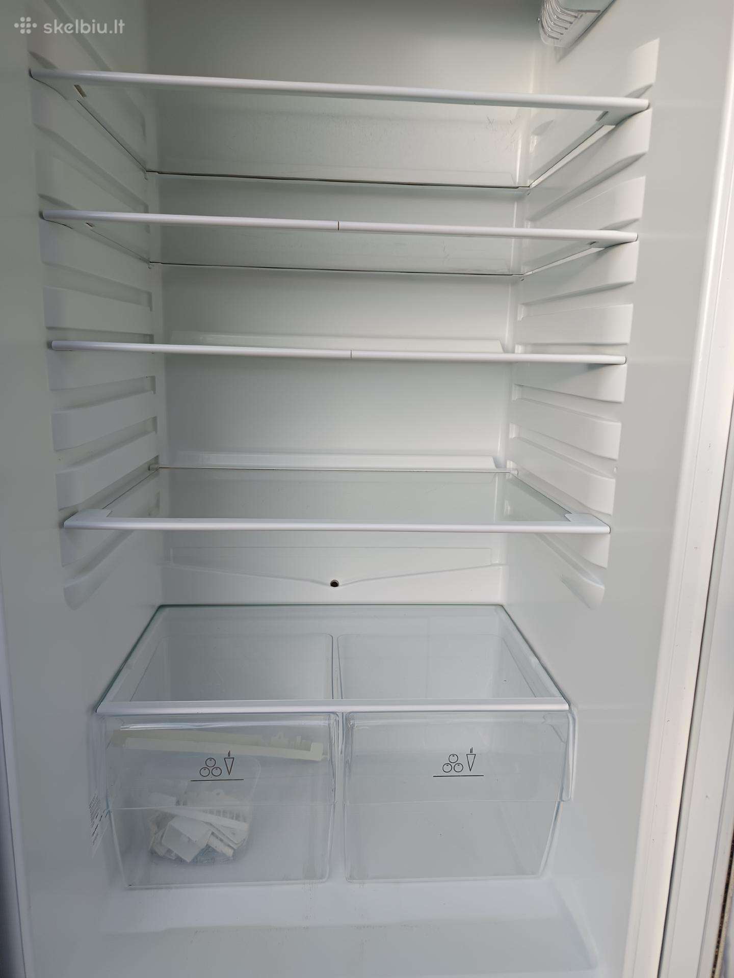 Imontuojamas šaldytuvas whirlpool