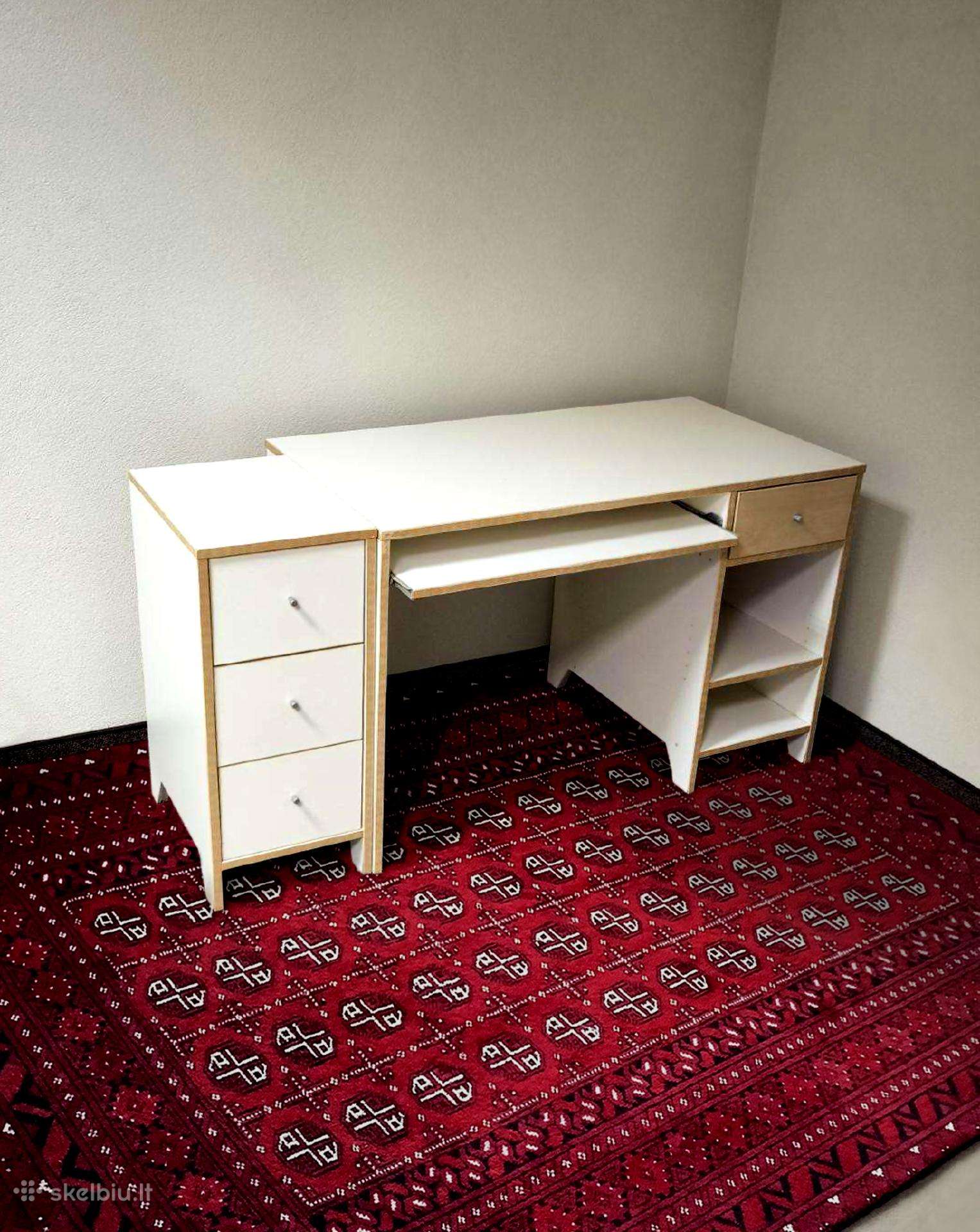 Rašomasis stalas su spintele
