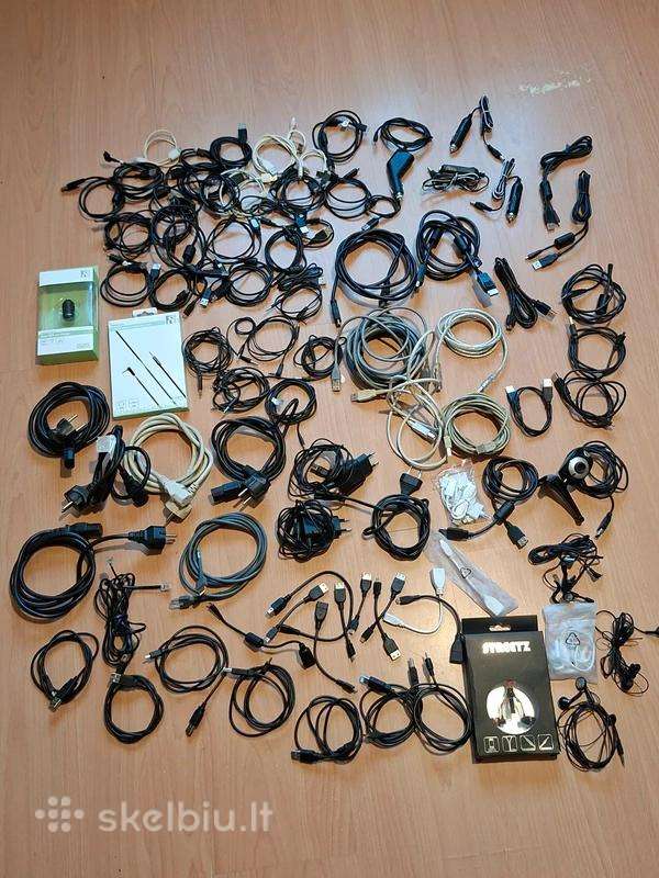 Įvairūs laidai, adapteriai ir IT priedai