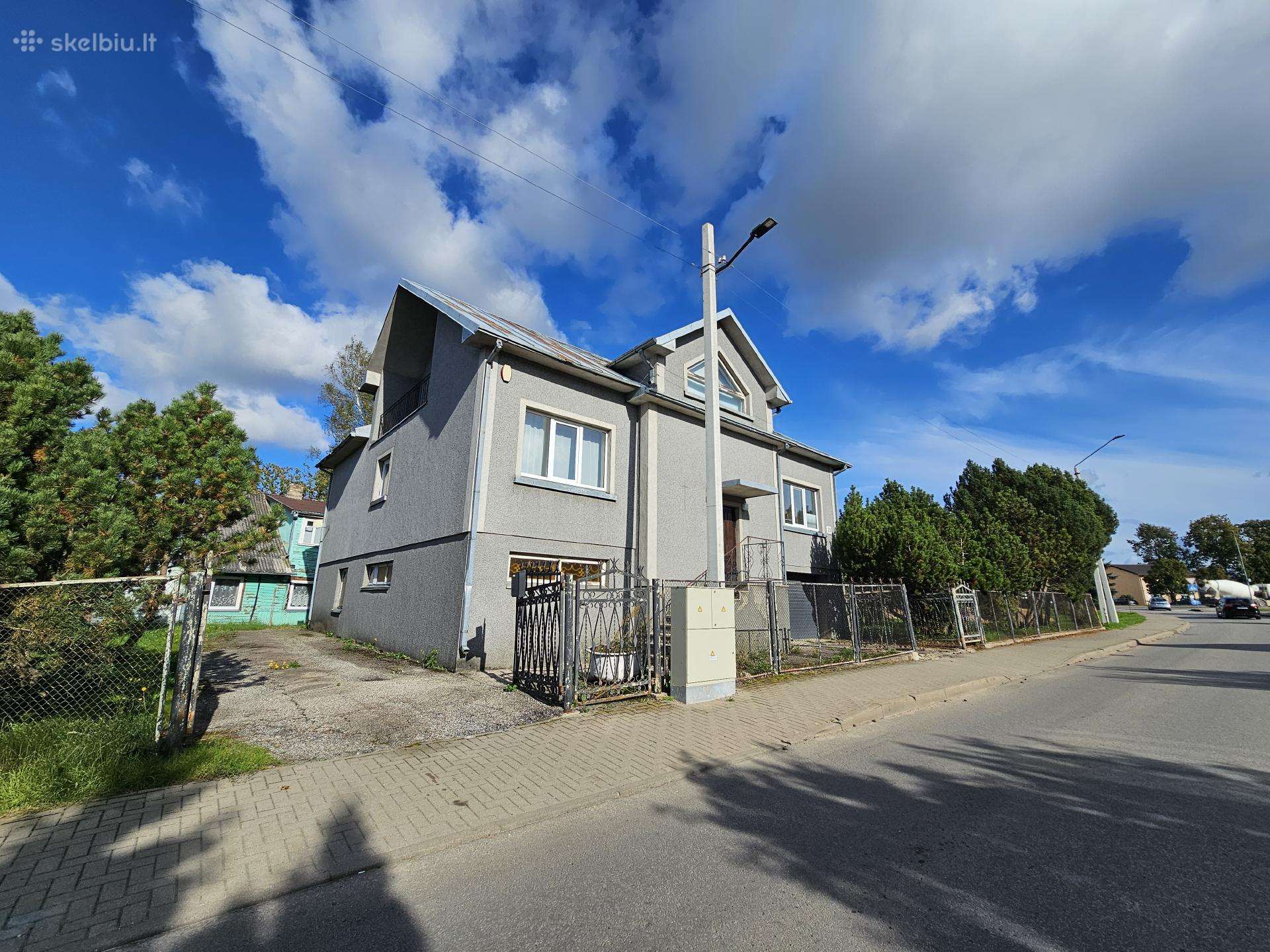 Namas Kelmės miesto centre
