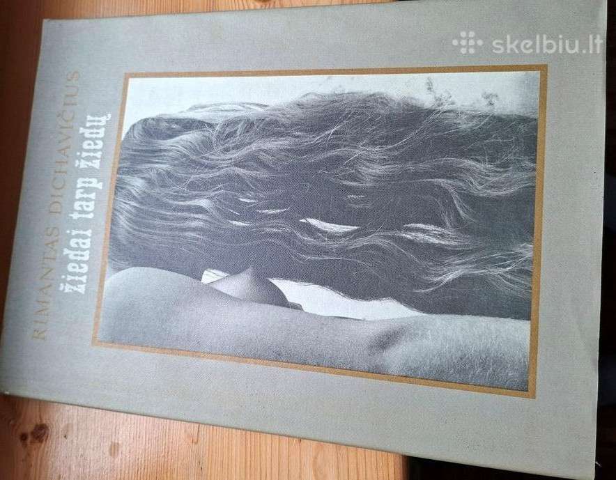 Knyga 1989m. Žiedai tarp žiedų
