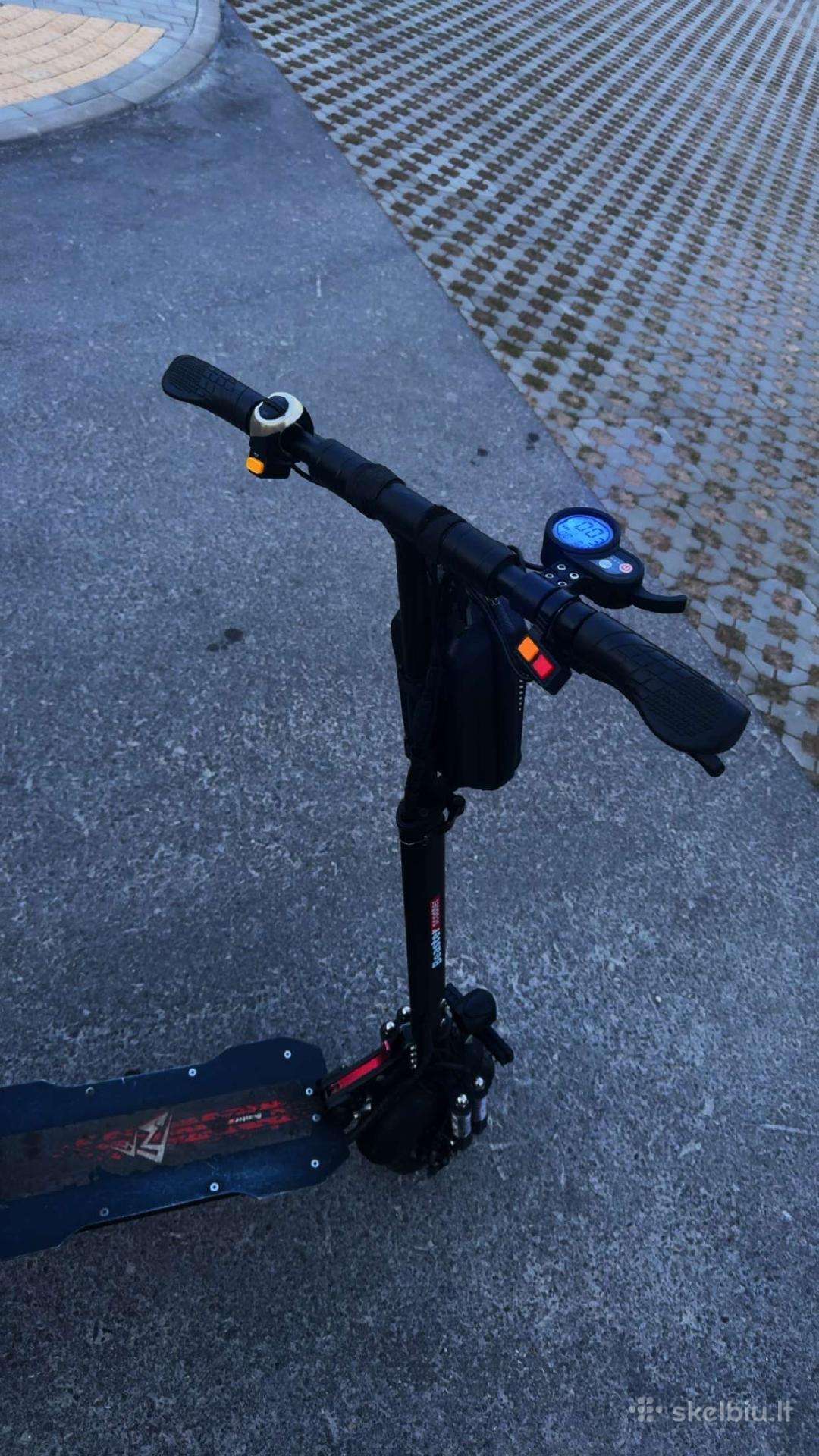 Beaster scooter bs11