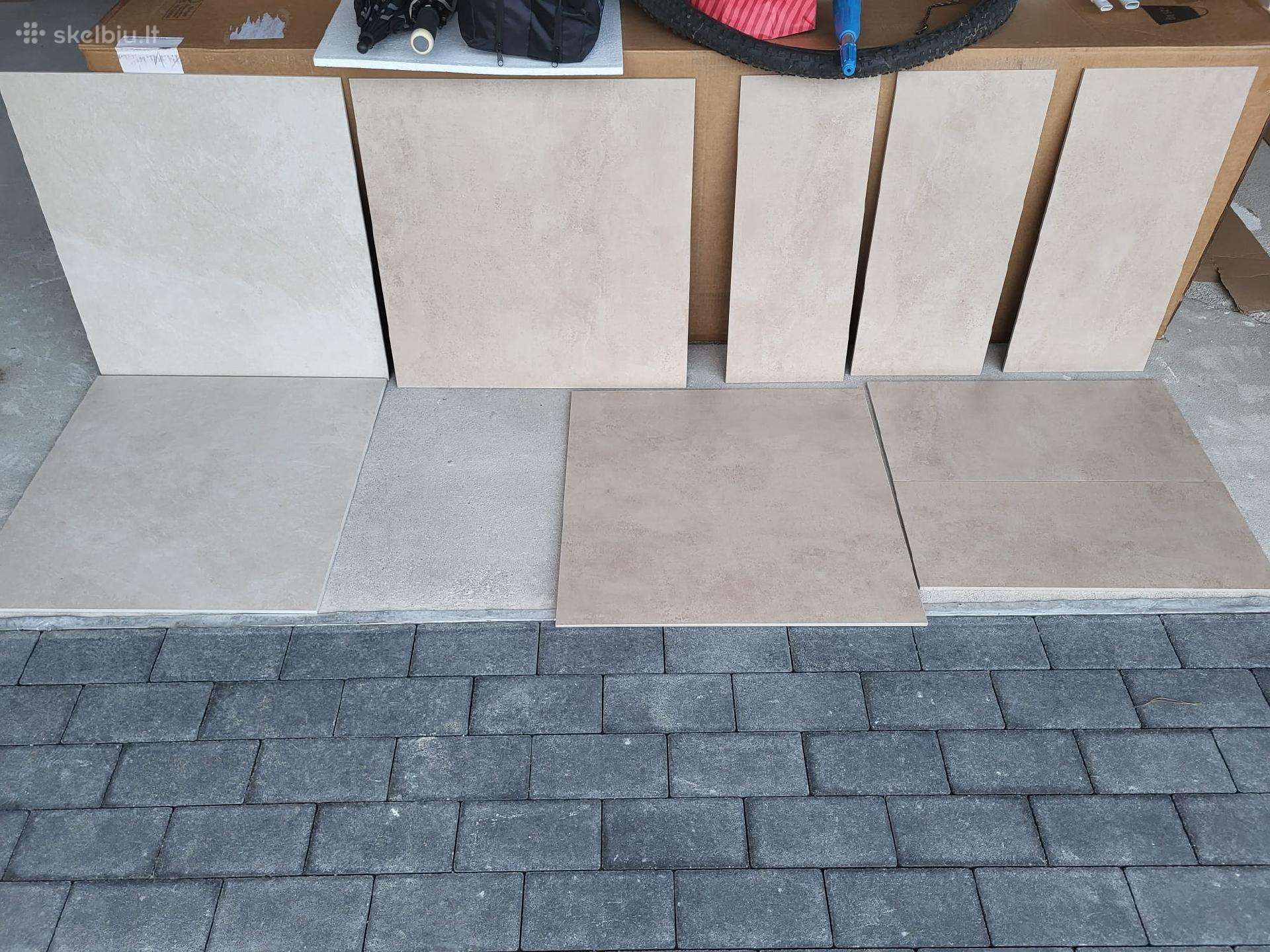 Akmens masės plytelės pigiai / Likutis 4 m2