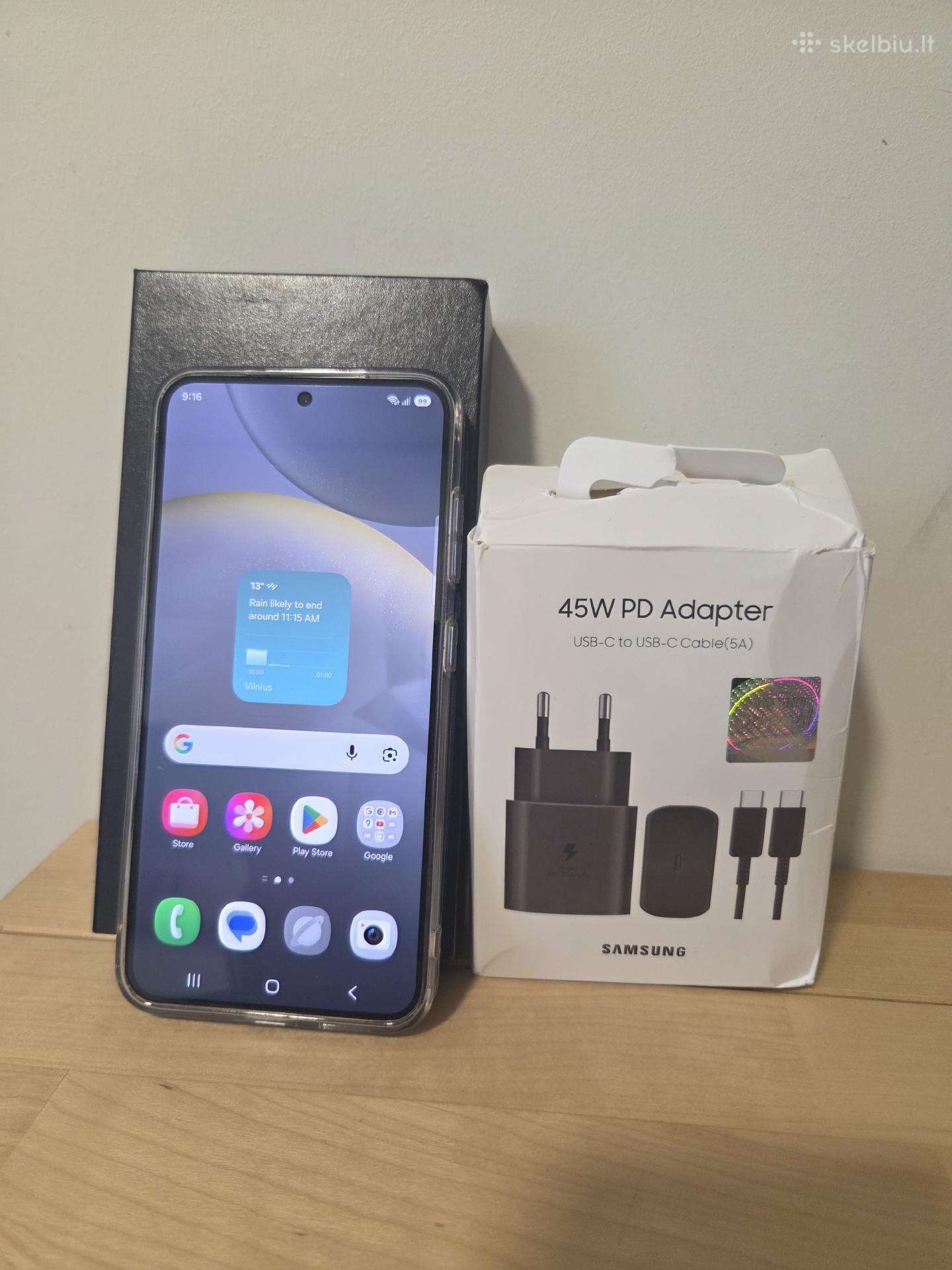 „Galaxy S24“ su 45 W įkrovikliu