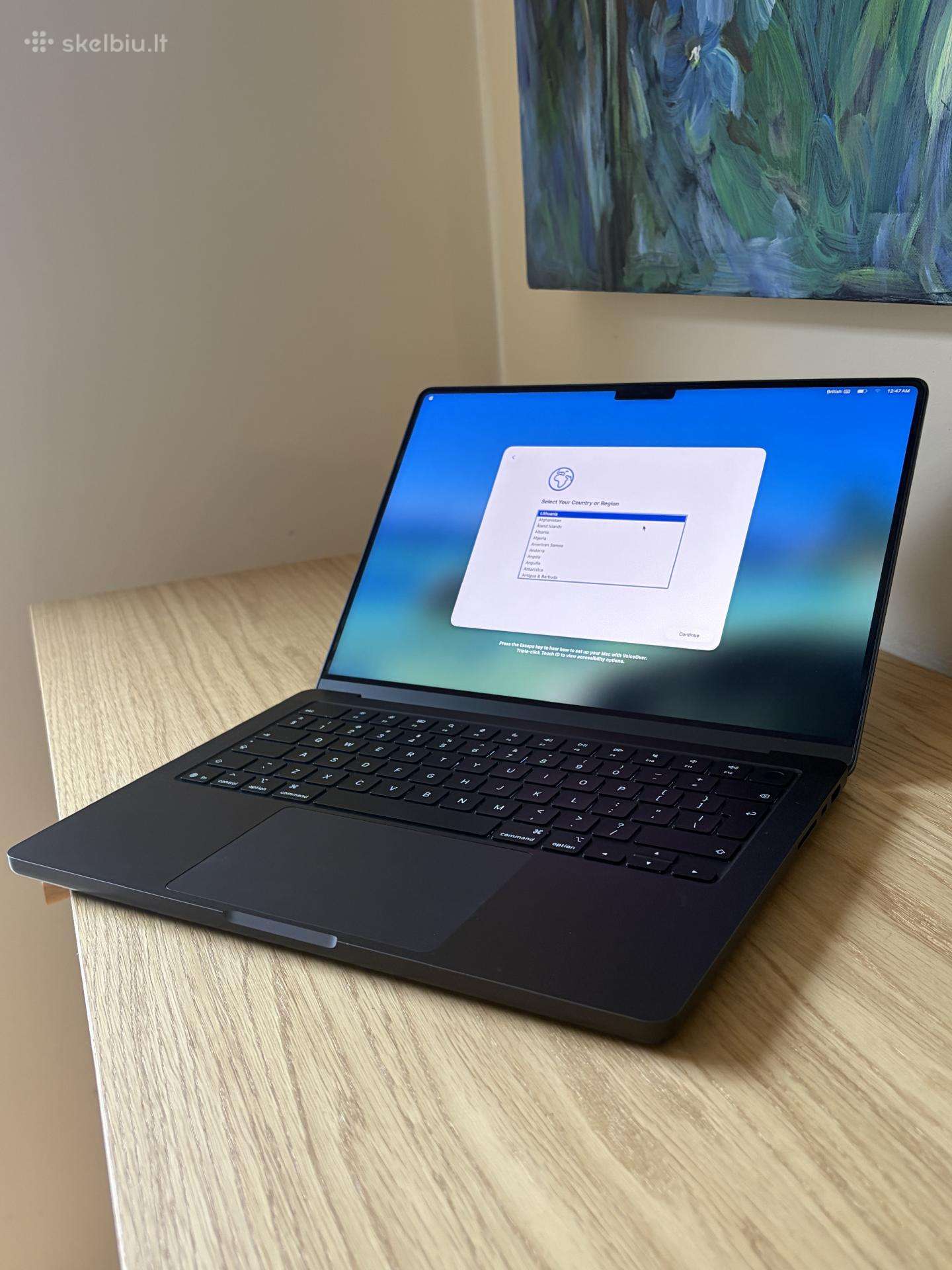 MacBook pro 14 M5 24gb RAM 512gb SSD 14inch