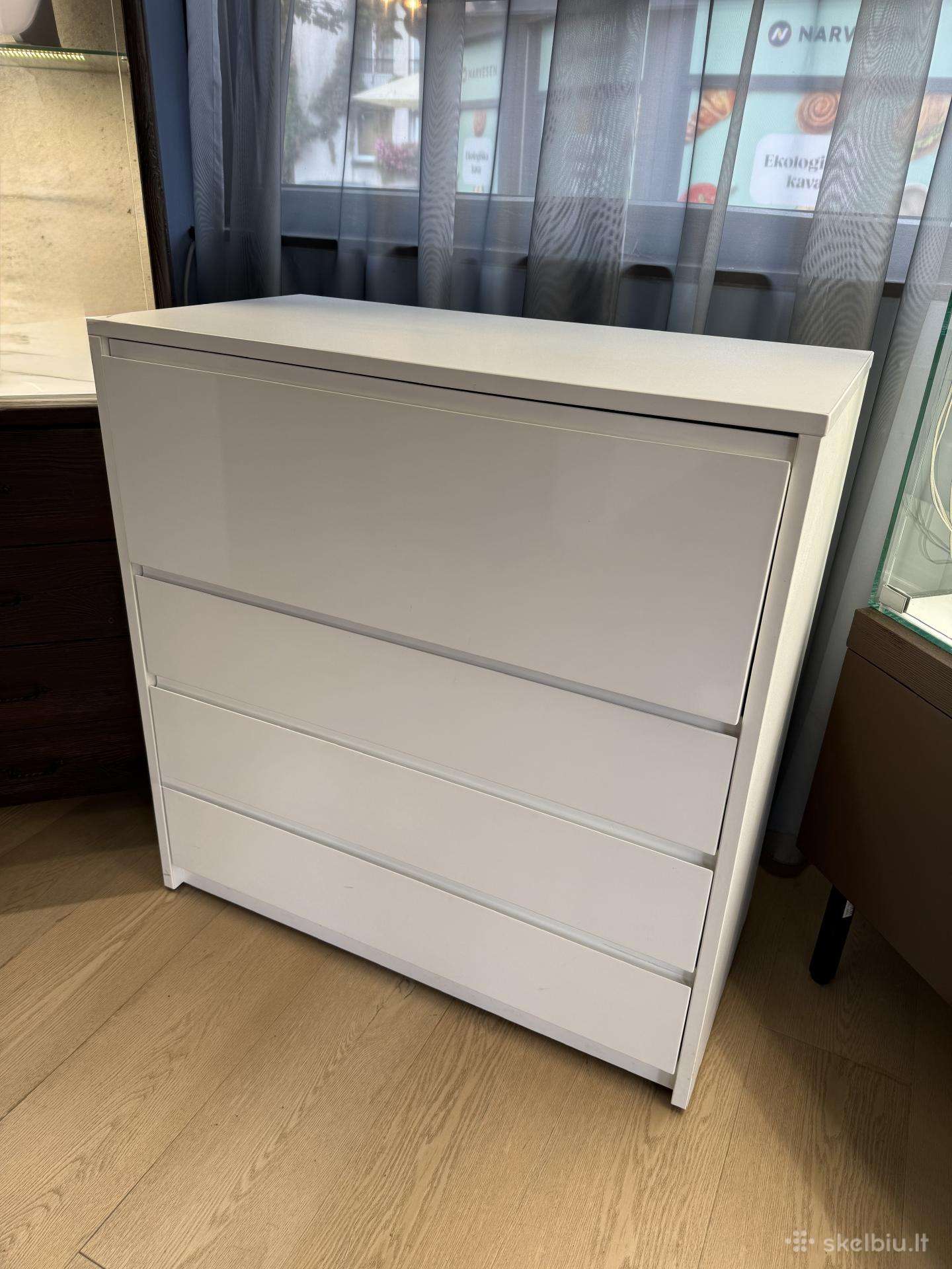 Balta komoda 83x80x40