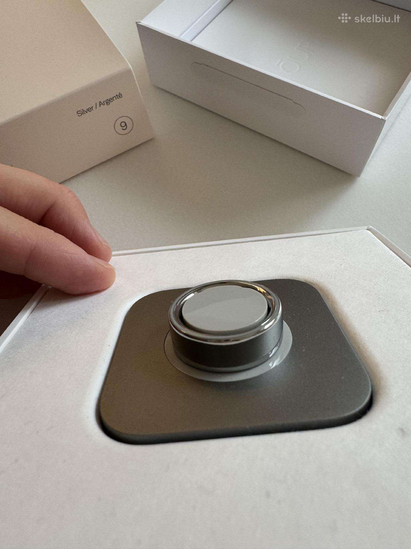 Oura ring 4, size 9, silver