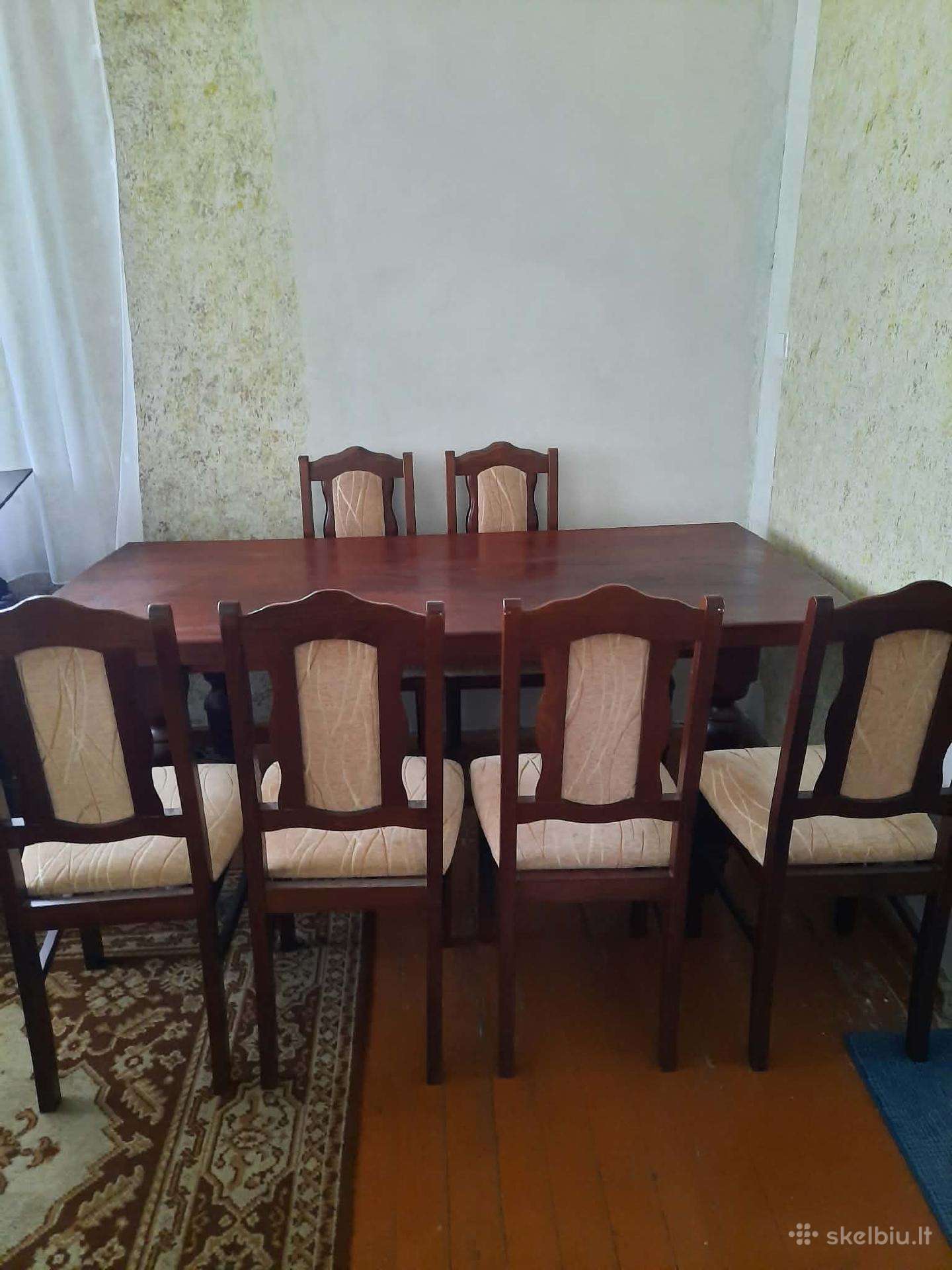 Ąžuolinis stalas su 6 kėdėm