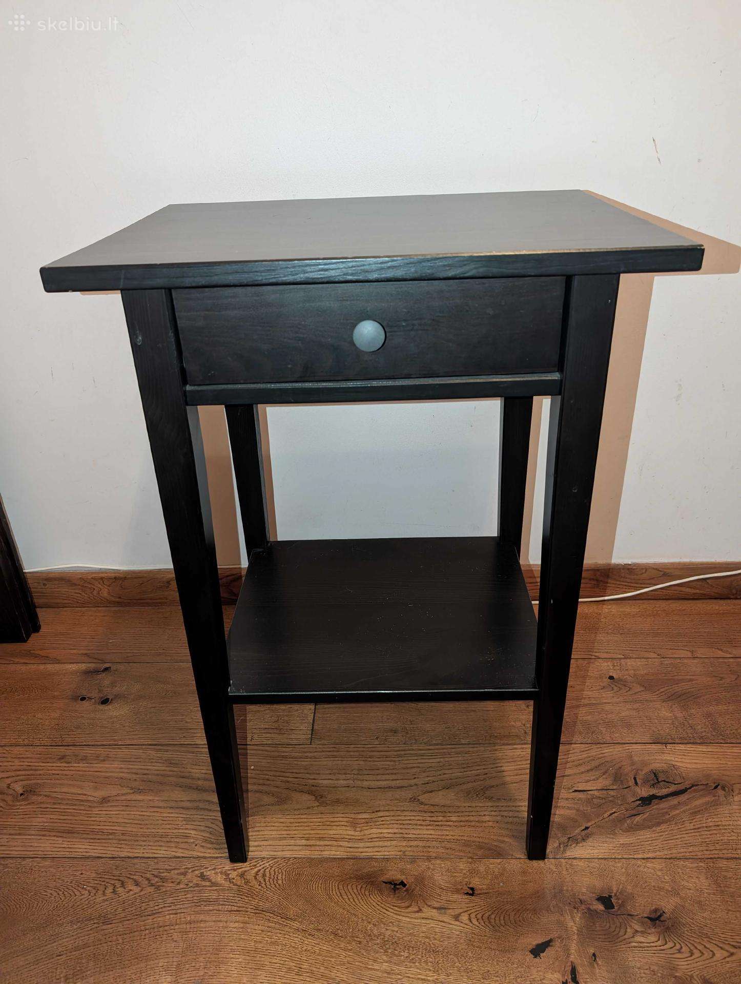 Hemnes naktinis staliukas