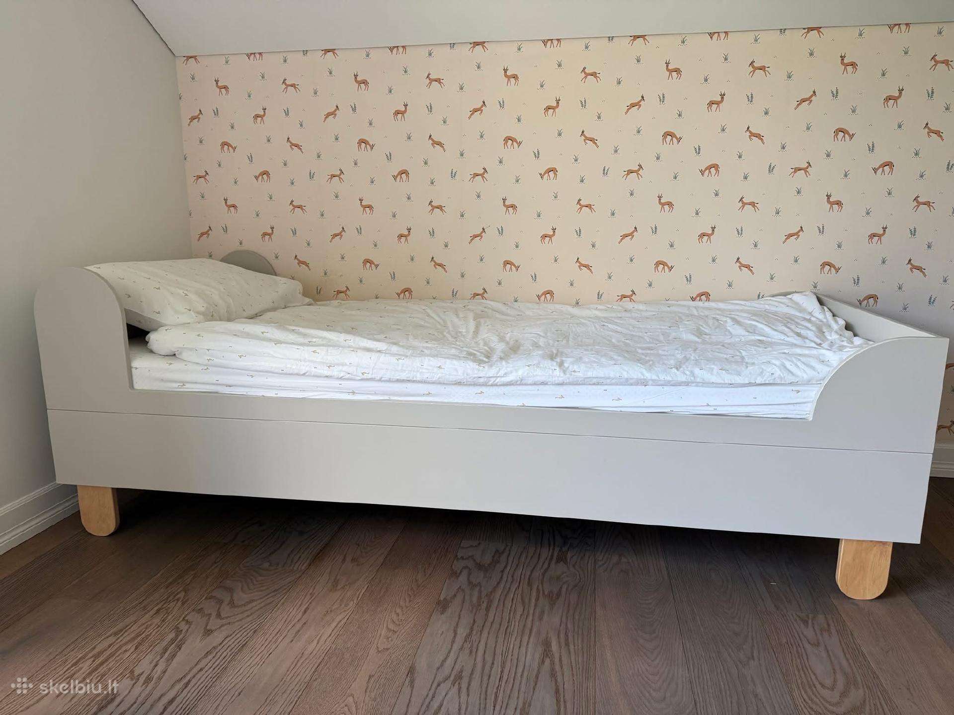 Lovos su čiužiniu ir komodos komplektas