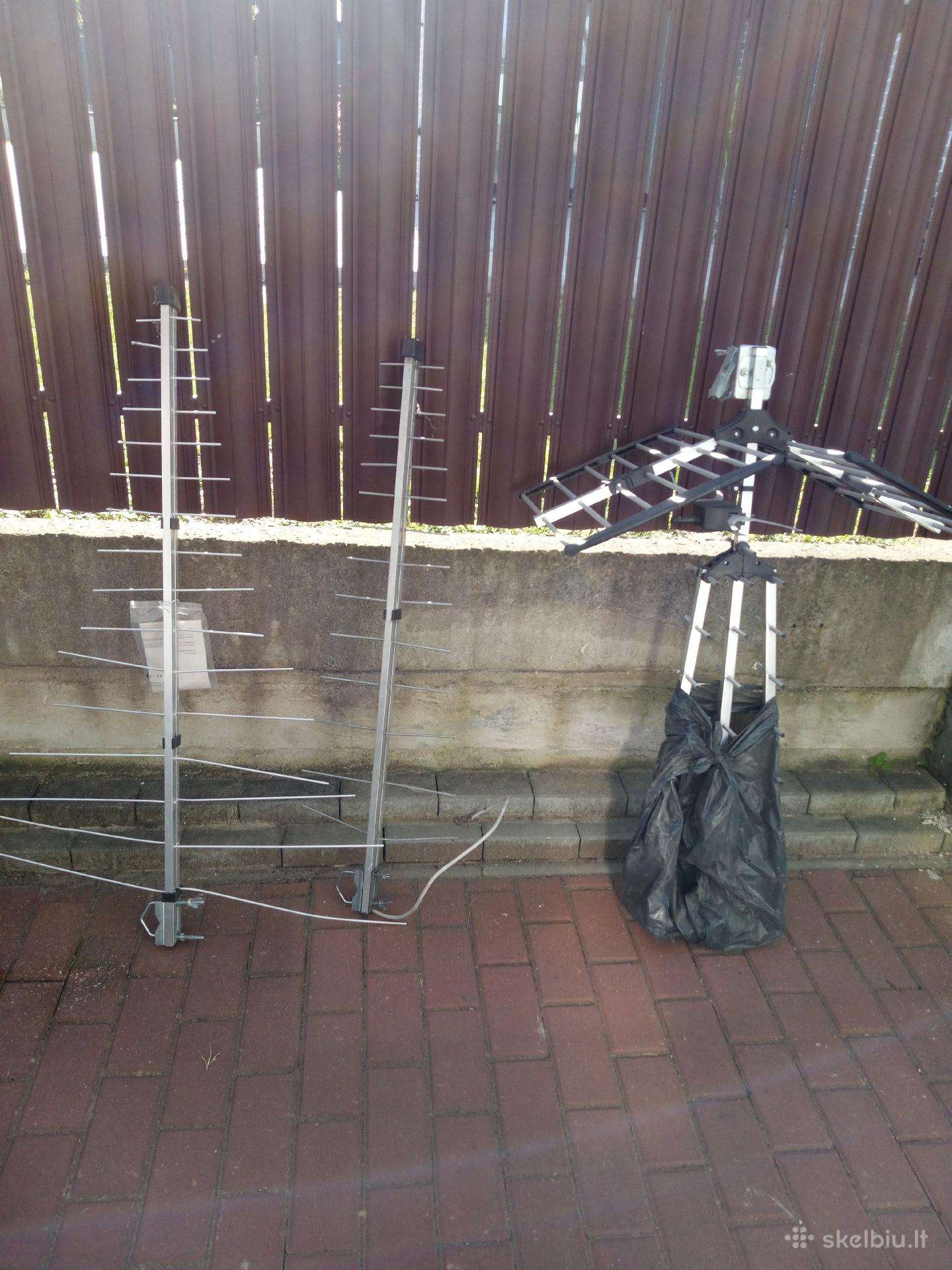 Trys antenos