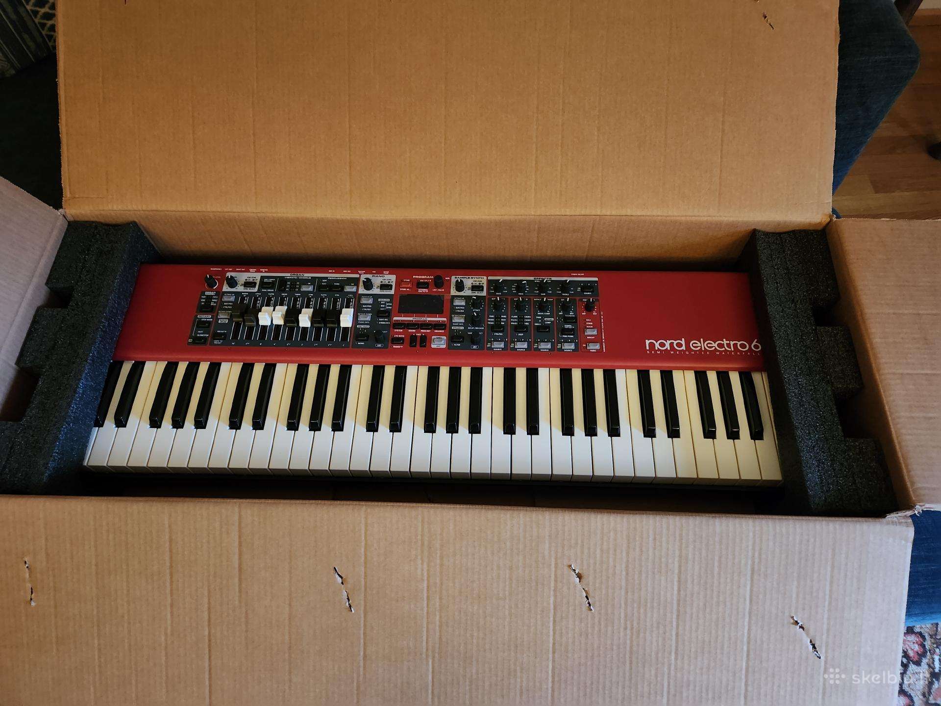 Sintezatorius Nord Electro 6d 61