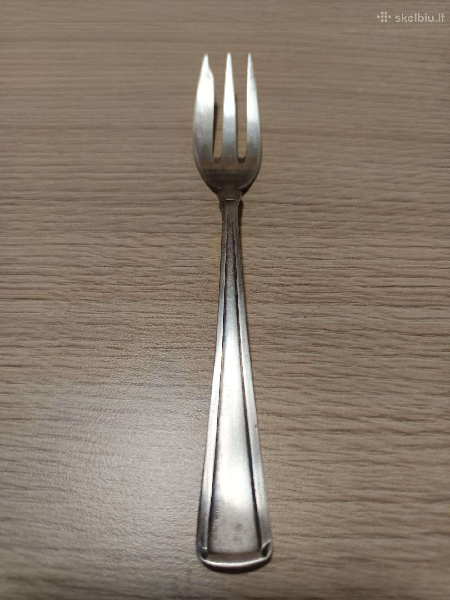Sidabriniai stalo įrankiai
