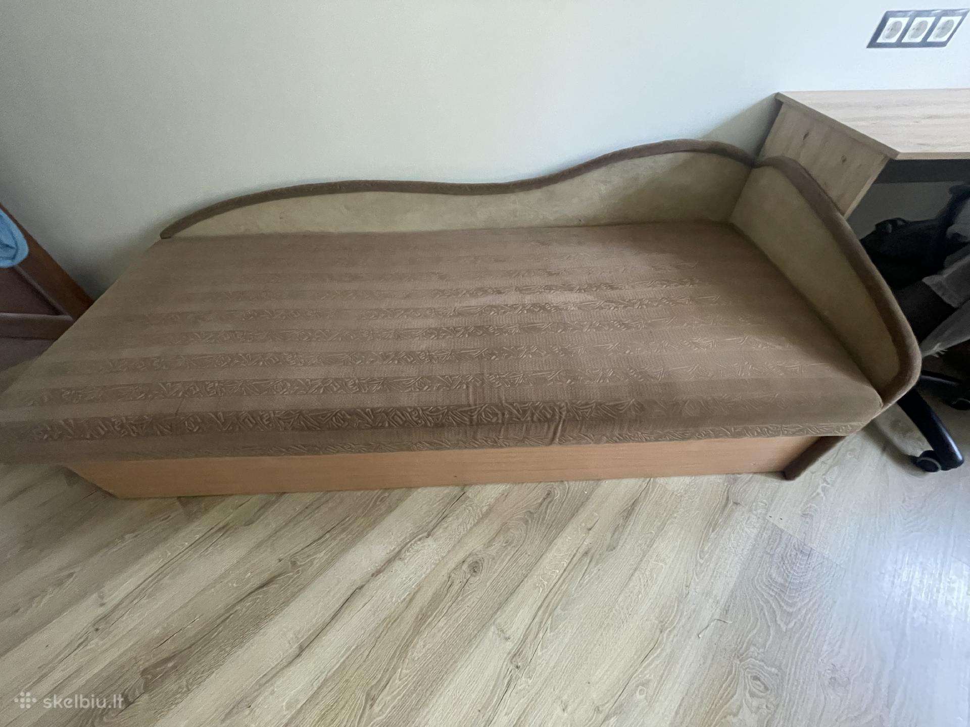 Viengule tachta