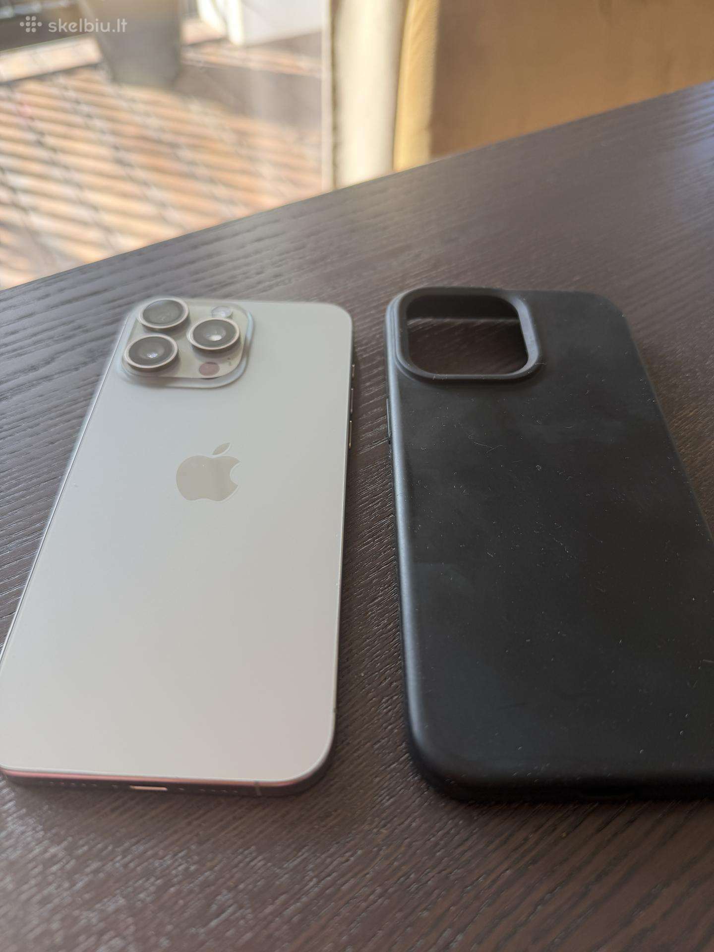 iPhone 15 pro max, metalic spalvos