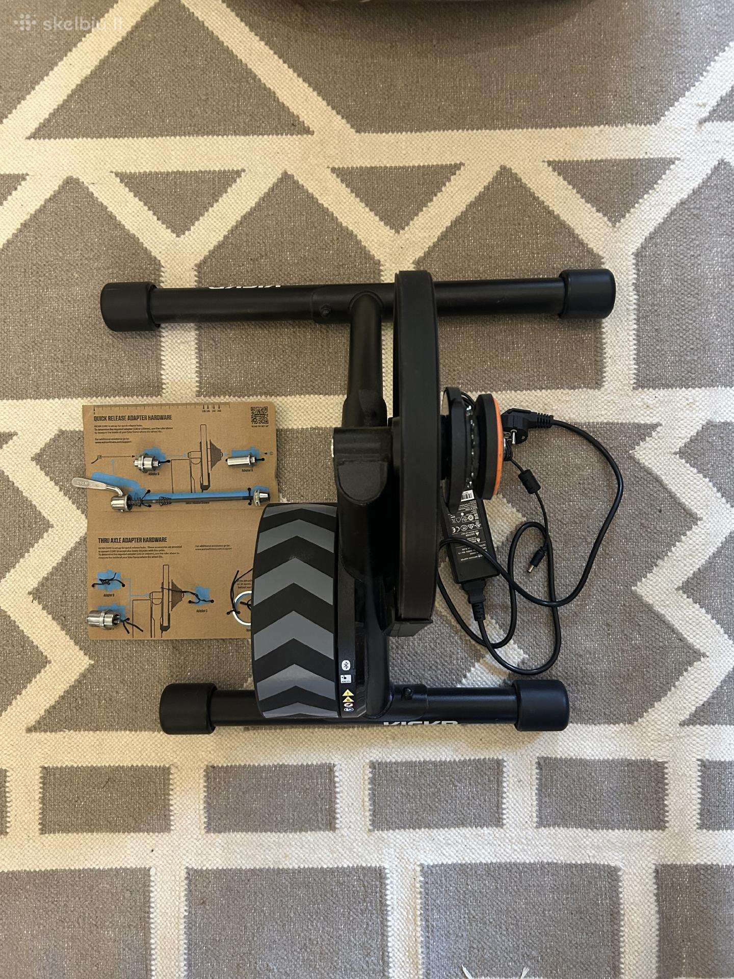 Wahoo Kick Core su Zwift cog & click