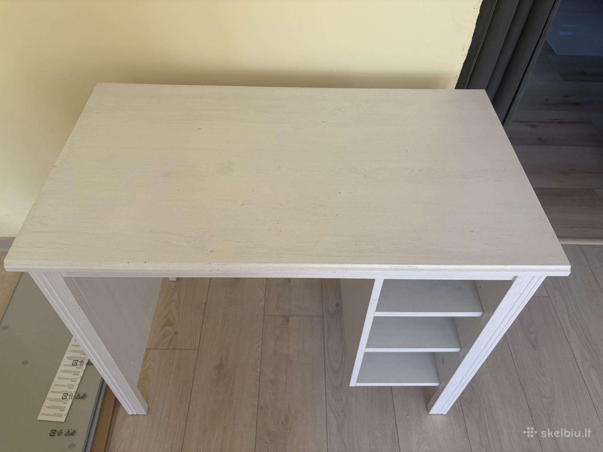 Rašomas stalas