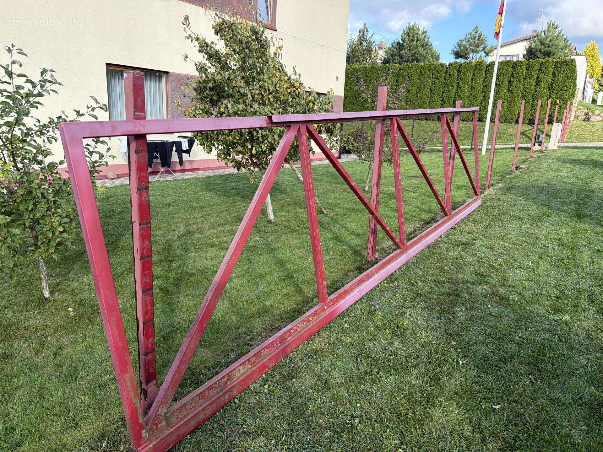 Stumdomi kiemo vartai 4450x1420