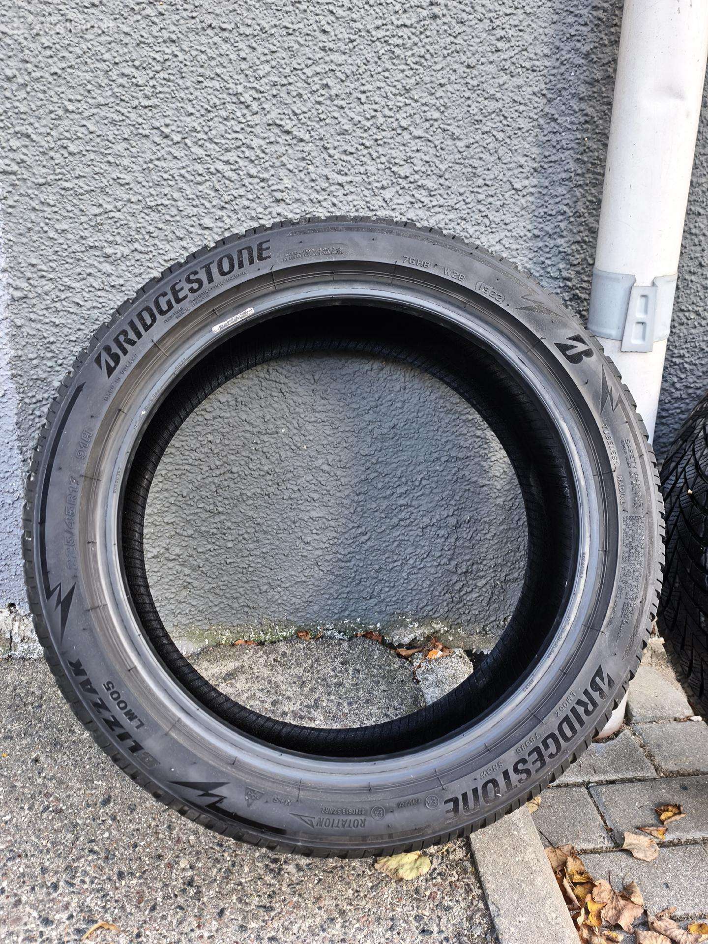 Bridgestone Blizzak Lm005 225/45/r17
