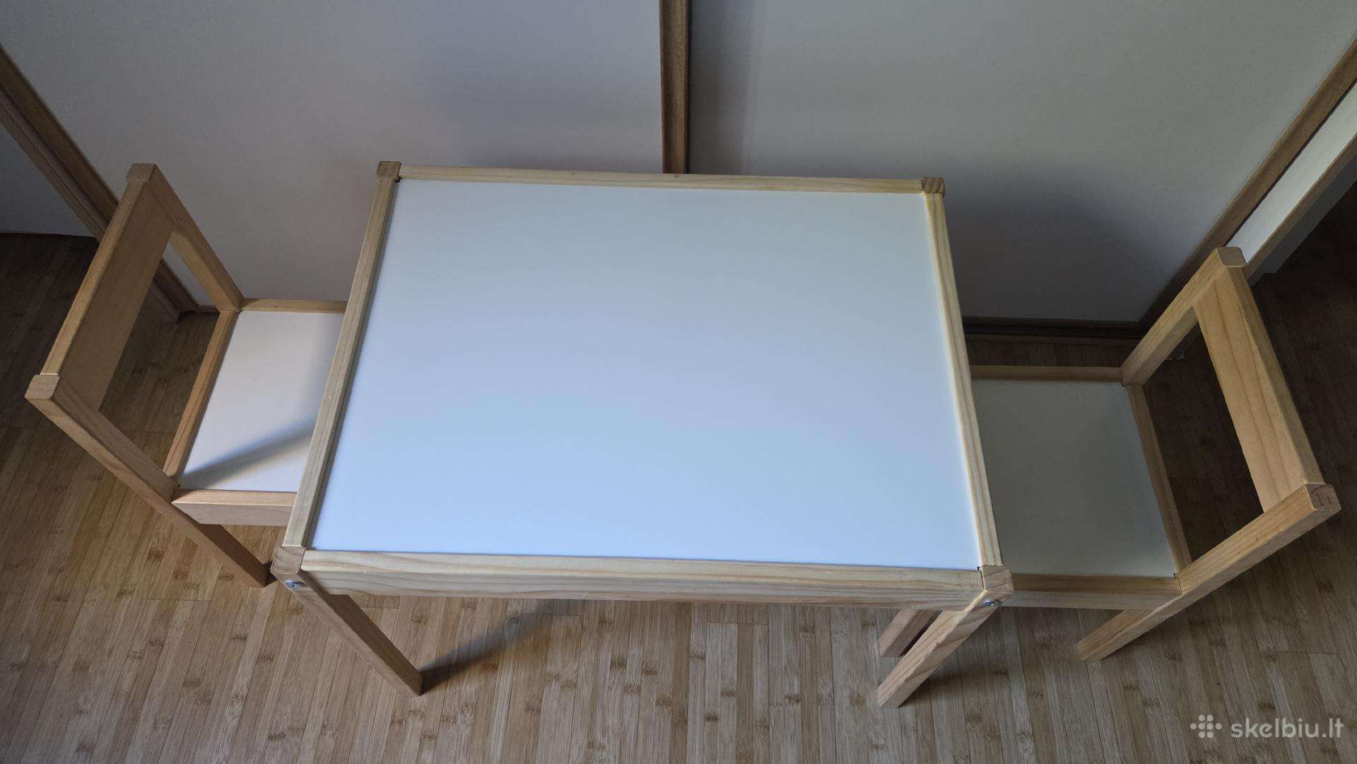 Ikea Vaikiškas stalas su 2 kėdėmis